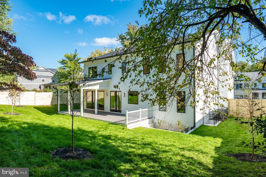 VIENNA WOODS - Residential