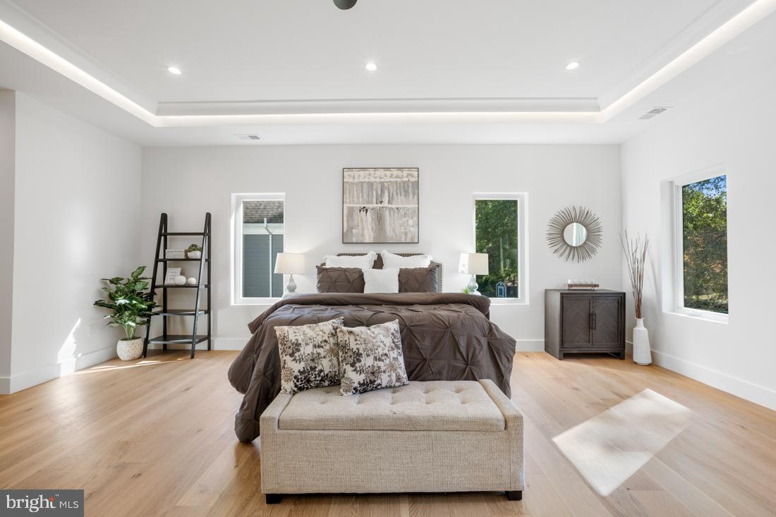 VIENNA WOODS - Residential