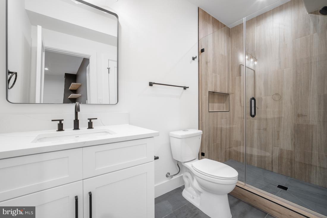 VIENNA WOODS - Residential