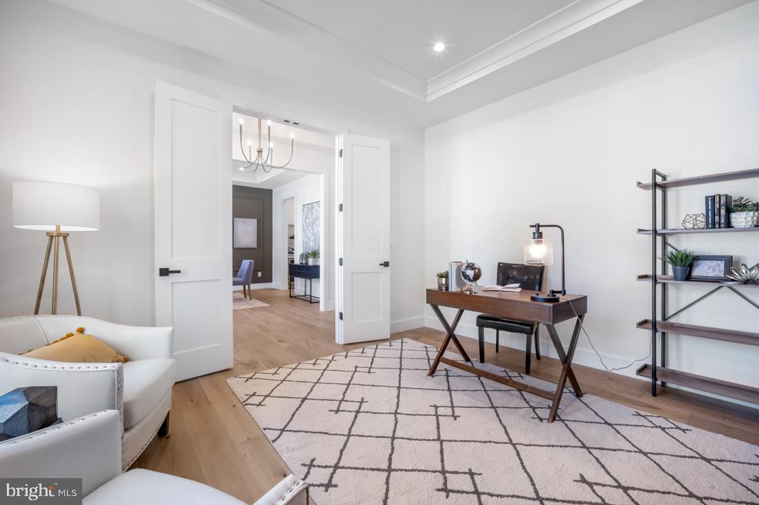 VIENNA WOODS - Residential