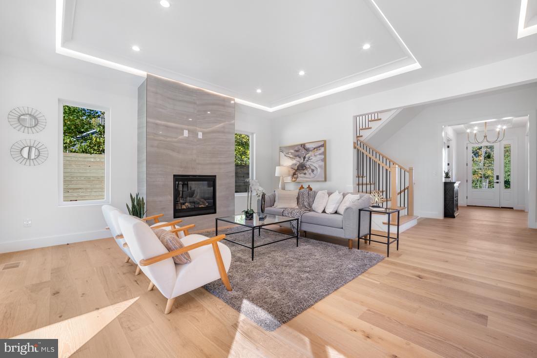 VIENNA WOODS - Residential