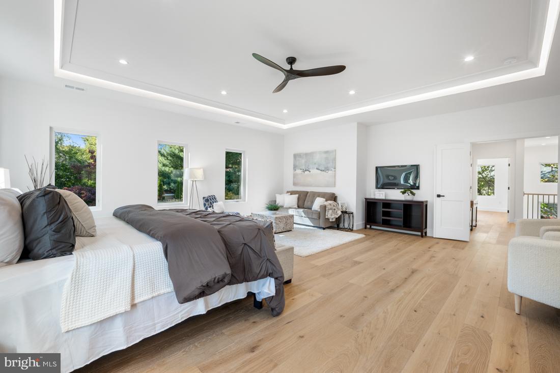 VIENNA WOODS - Residential