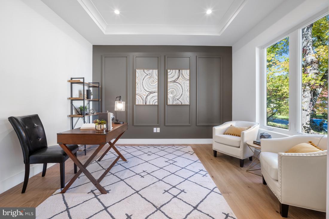 VIENNA WOODS - Residential