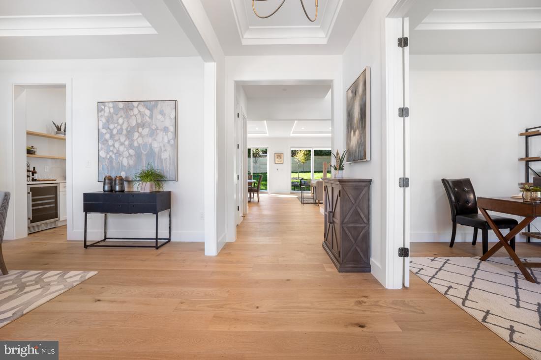 VIENNA WOODS - Residential