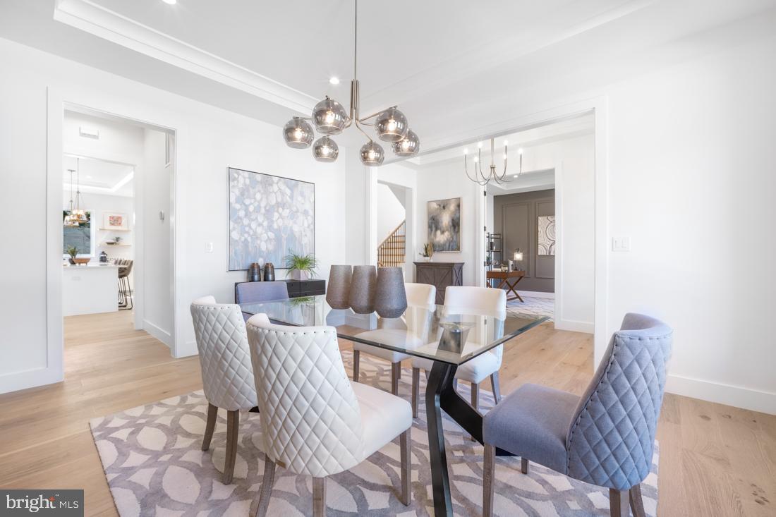 VIENNA WOODS - Residential
