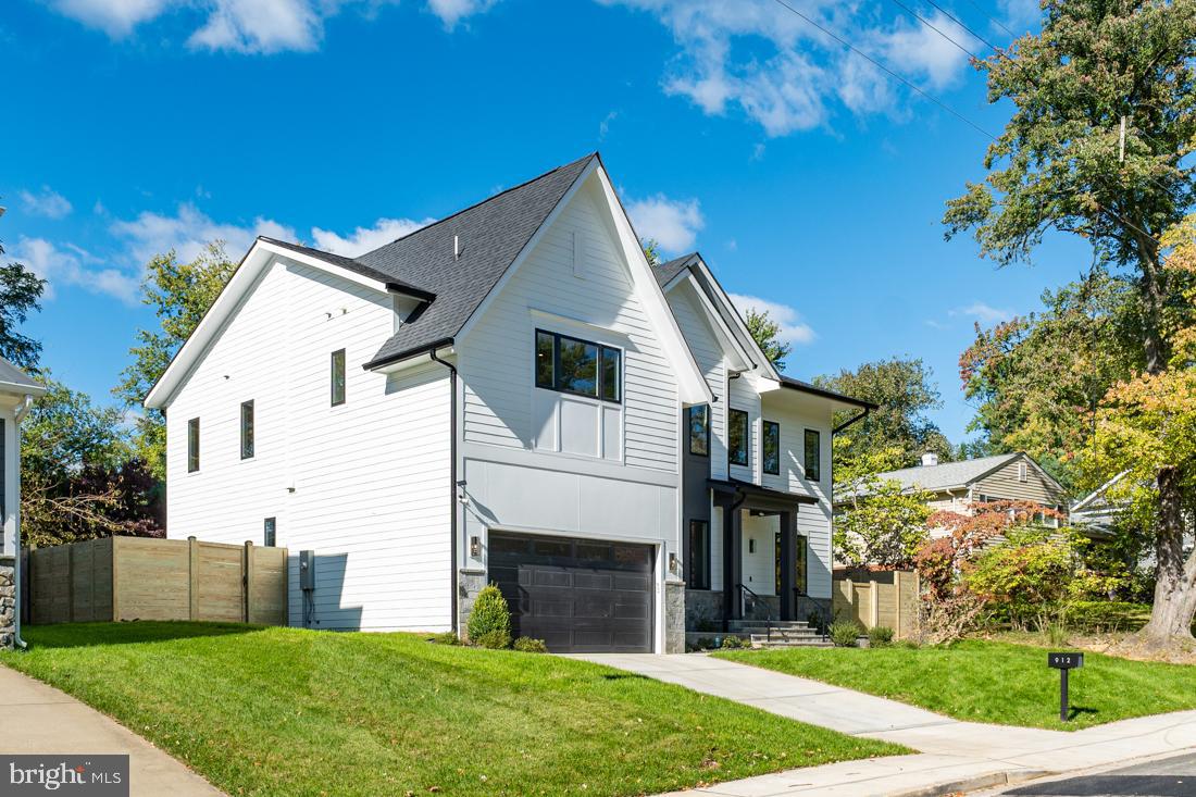 VIENNA WOODS - Residential