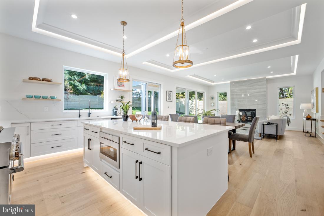 VIENNA WOODS - Residential