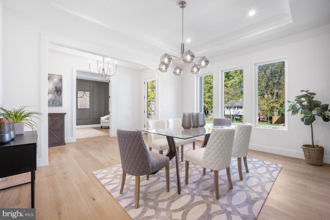 VIENNA WOODS - Residential