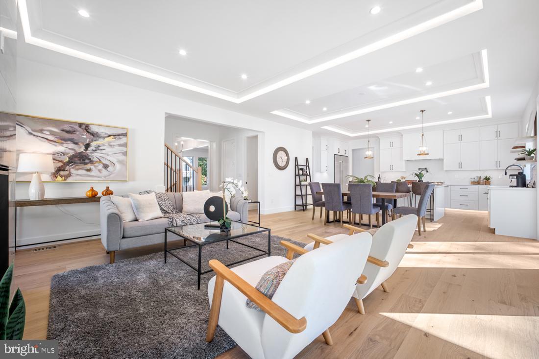 VIENNA WOODS - Residential