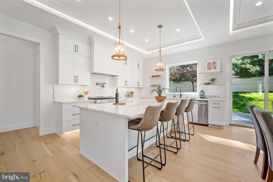 VIENNA WOODS - Residential