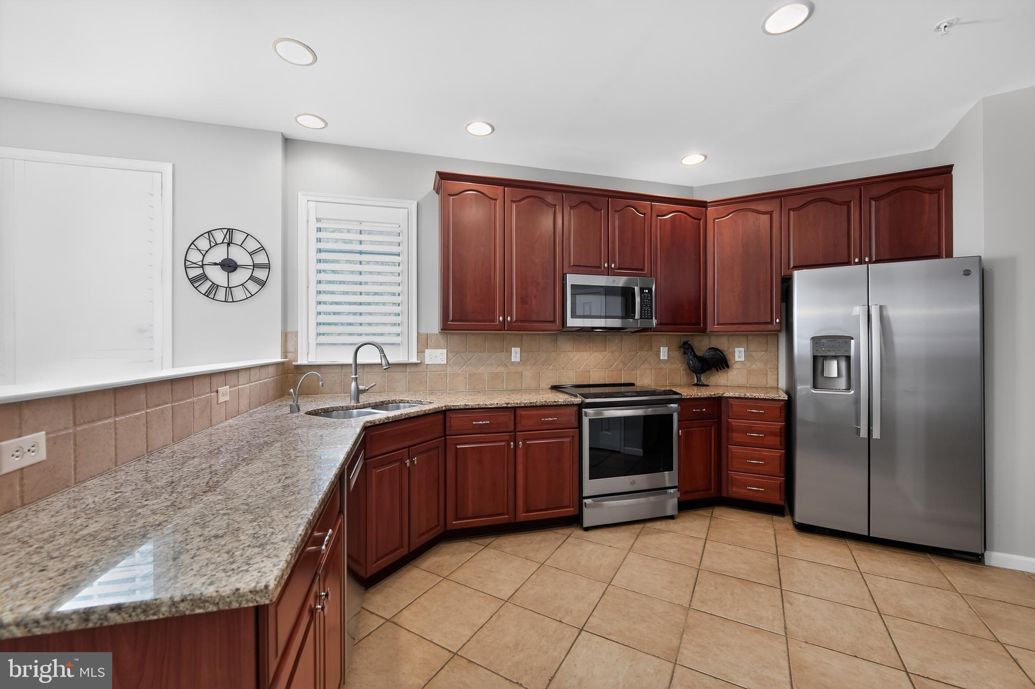 WHITELAND WOODS - Residential