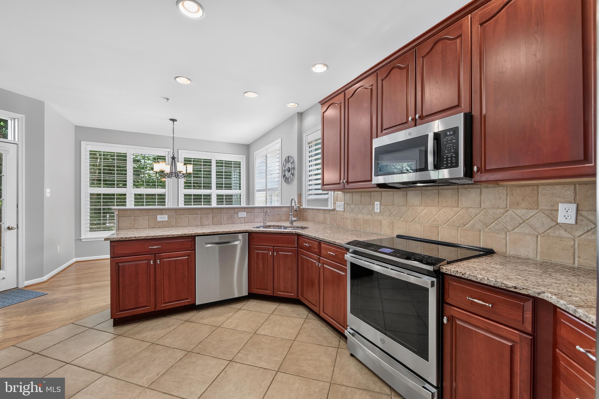 WHITELAND WOODS - Residential