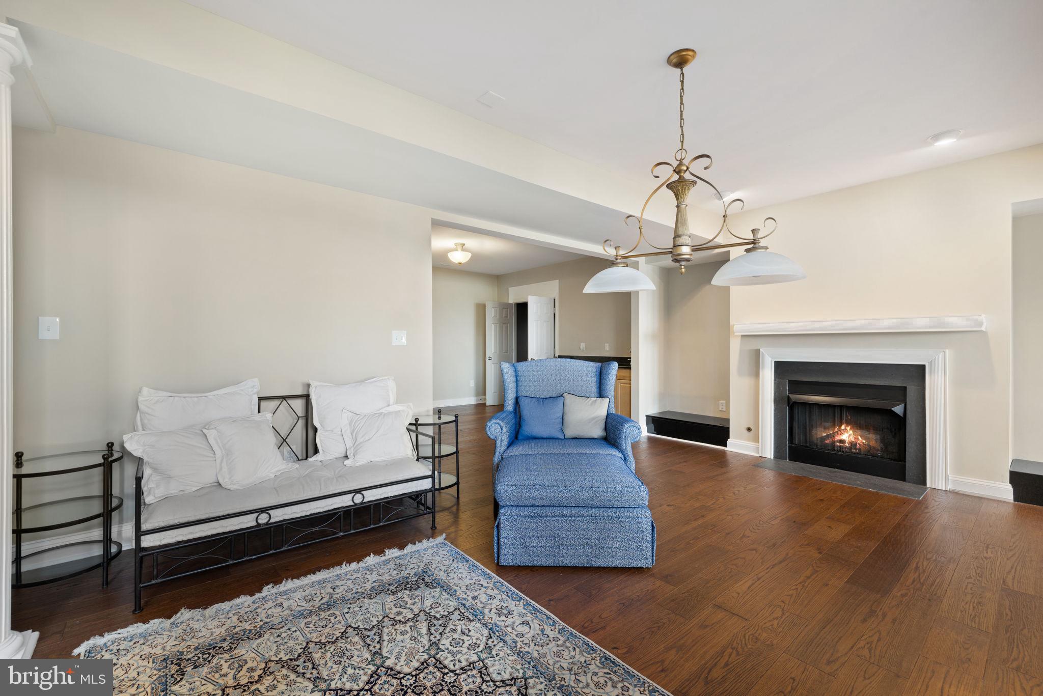BEACON HILL - Residential