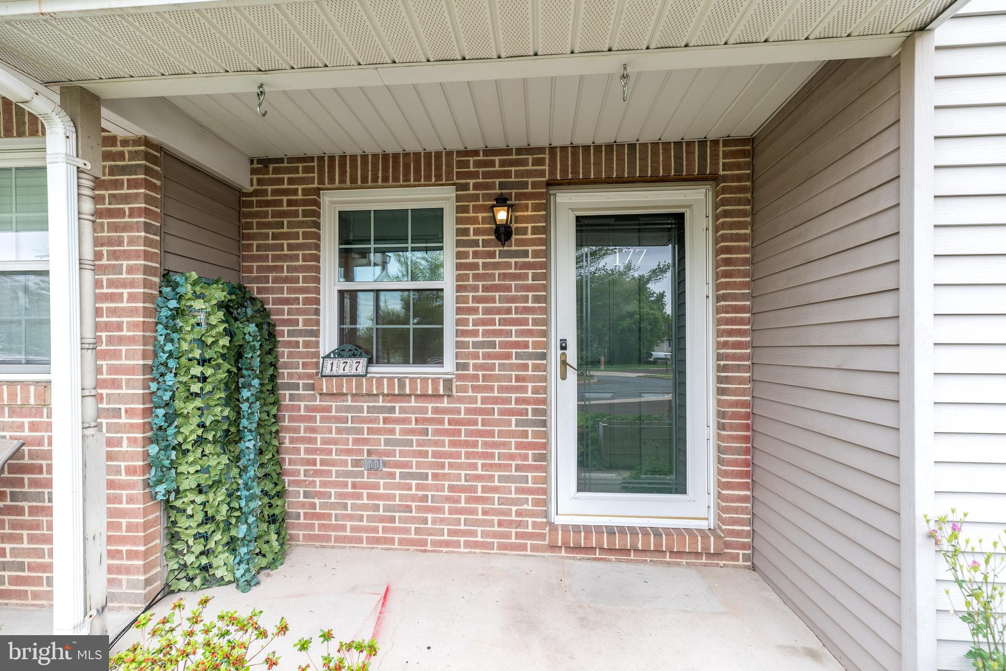 STRAWBERRY FIELDS - Residential