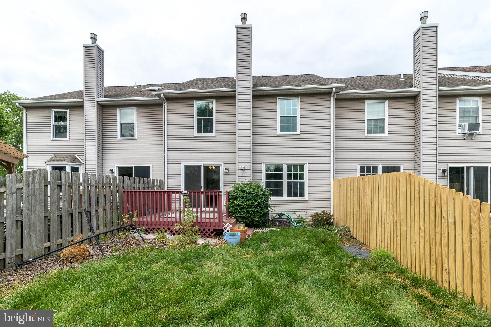 STRAWBERRY FIELDS - Residential