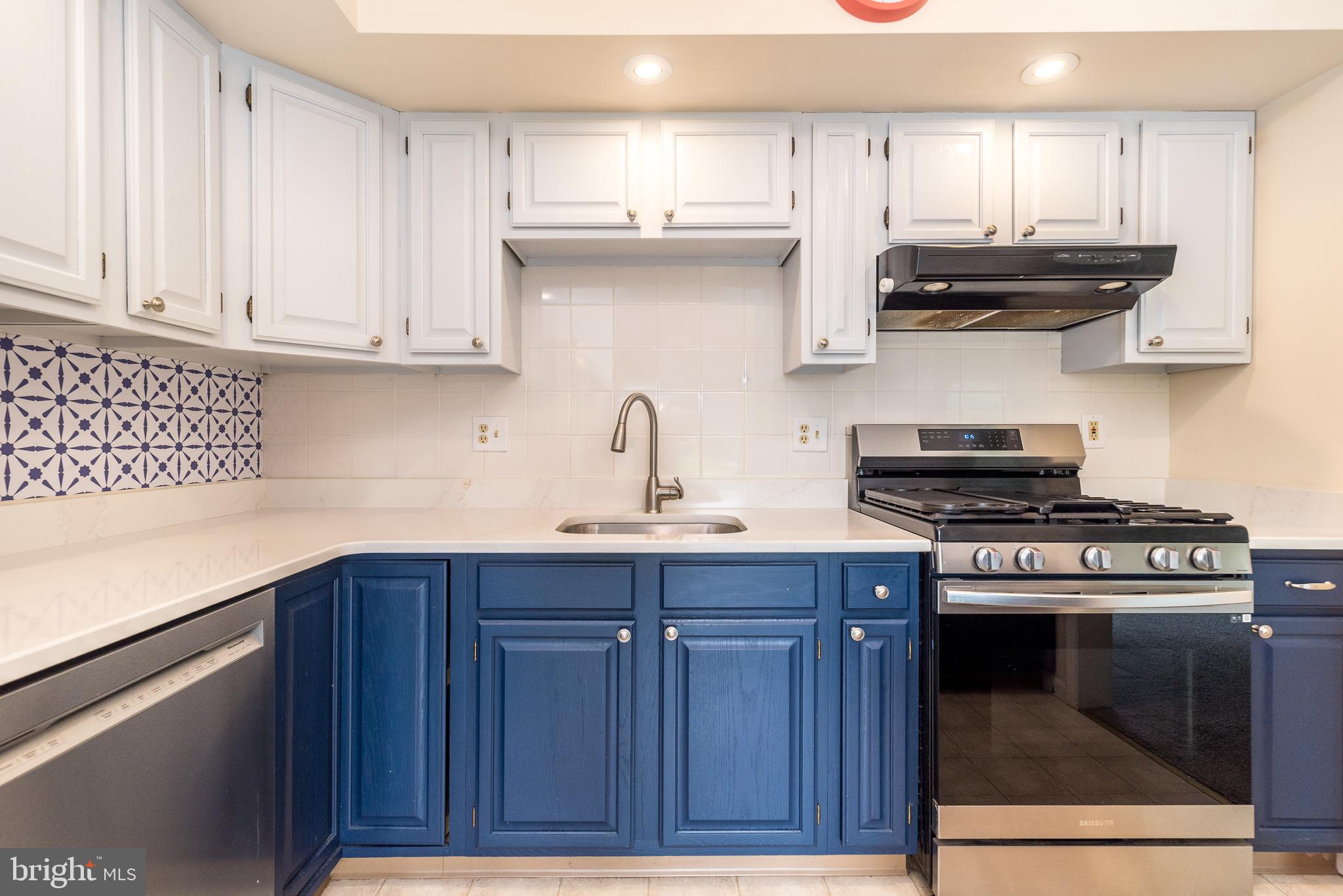 STRAWBERRY FIELDS - Residential
