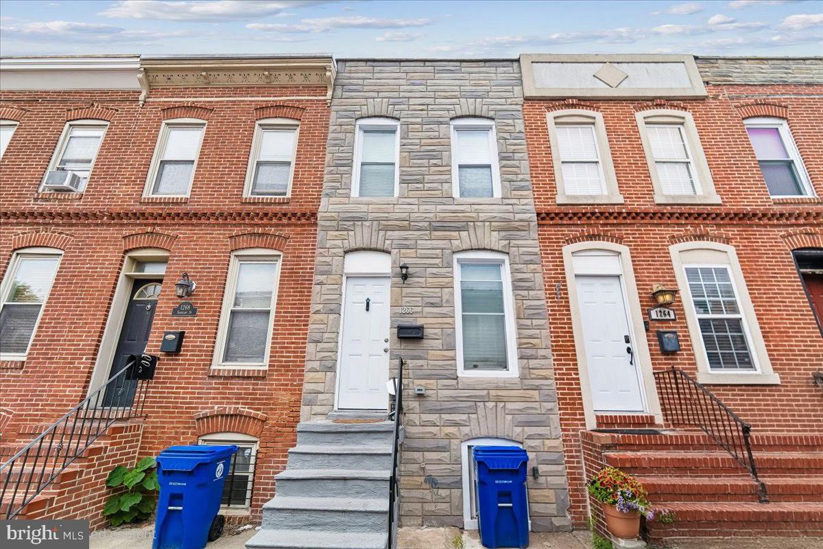 Don't miss this exceptional opportunity to add a high-performing asset to your real estate portfolio. This beautifully updated property is perfectly positioned for the savvy investor seeking immediate cash flow and long-term value. Currently tenant-occupied and generating $1,650 per month, this home is a true "plug-and-play" investment. With a stable, income-producing tenant already in place, you can skip the hassle of leasing and start seeing returns from day one. Turnkey Management: Existing property management is willing to continue service for the new owner, ensuring a seamless, stress-free transition.
Modern Upgrades: Features stunning hardwood flooring throughout, a full suite of stainless-steel appliances, and a fresh coat of paint. Fully finished basement. Comfort & Space: 3 generous bedrooms and 2 full, well-appointed bathrooms. Prime Location: Ideally situated near parks, shopping, and the vibrant downtown area, ensuring high tenant appeal and long-term demand. This is a rare opportunity to acquire a worry-free, income-generating asset in an excellent location. Schedule your private showing today!