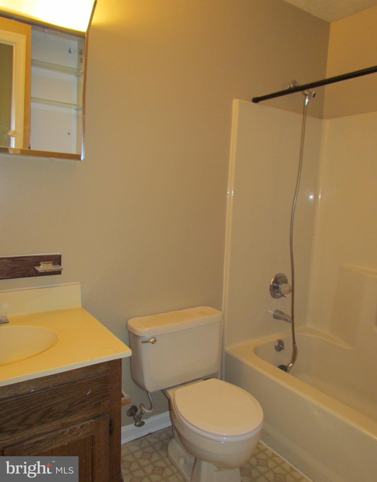 GREENVIEW VILLAGE - Residential Lease