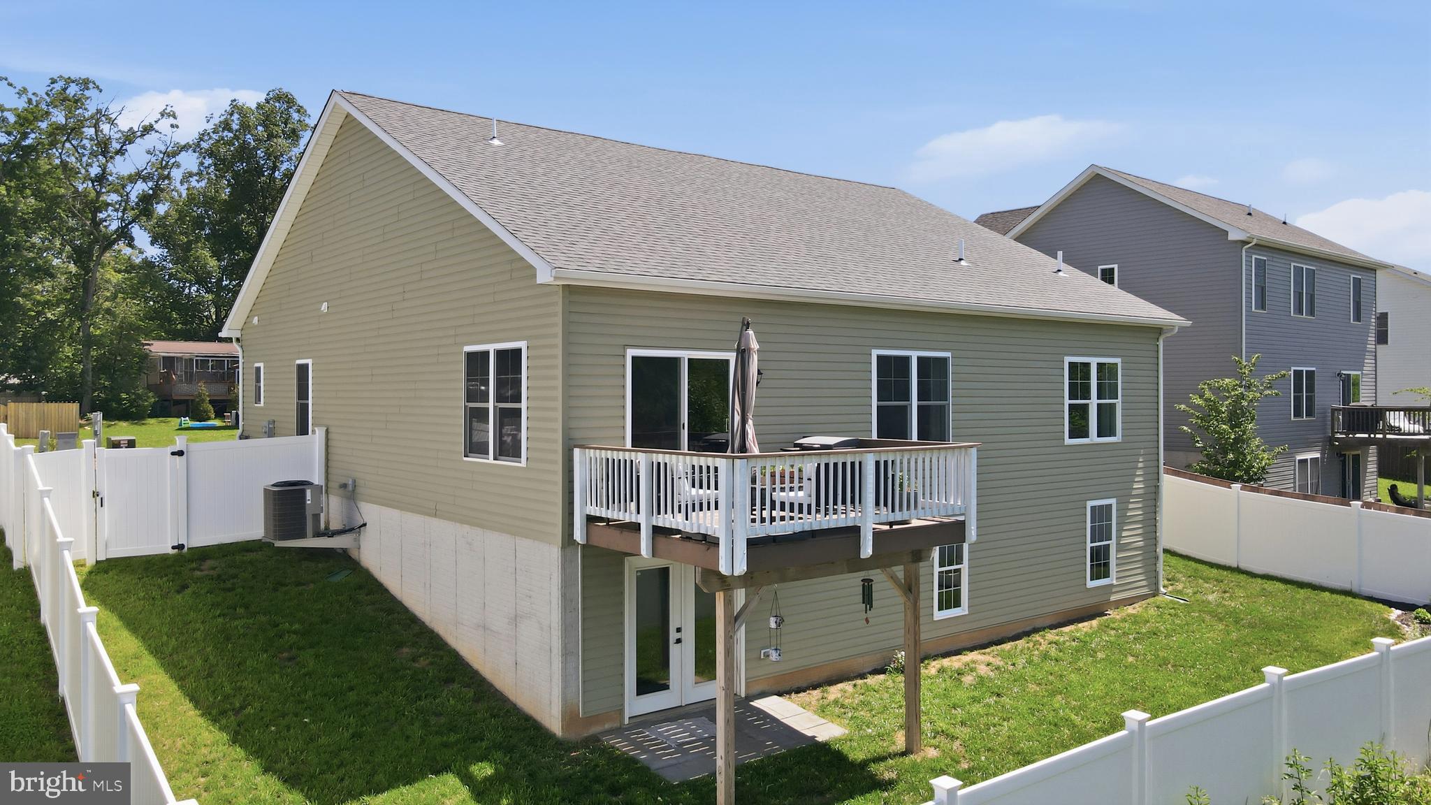 MIDDLE CREEK VISTAS - Residential