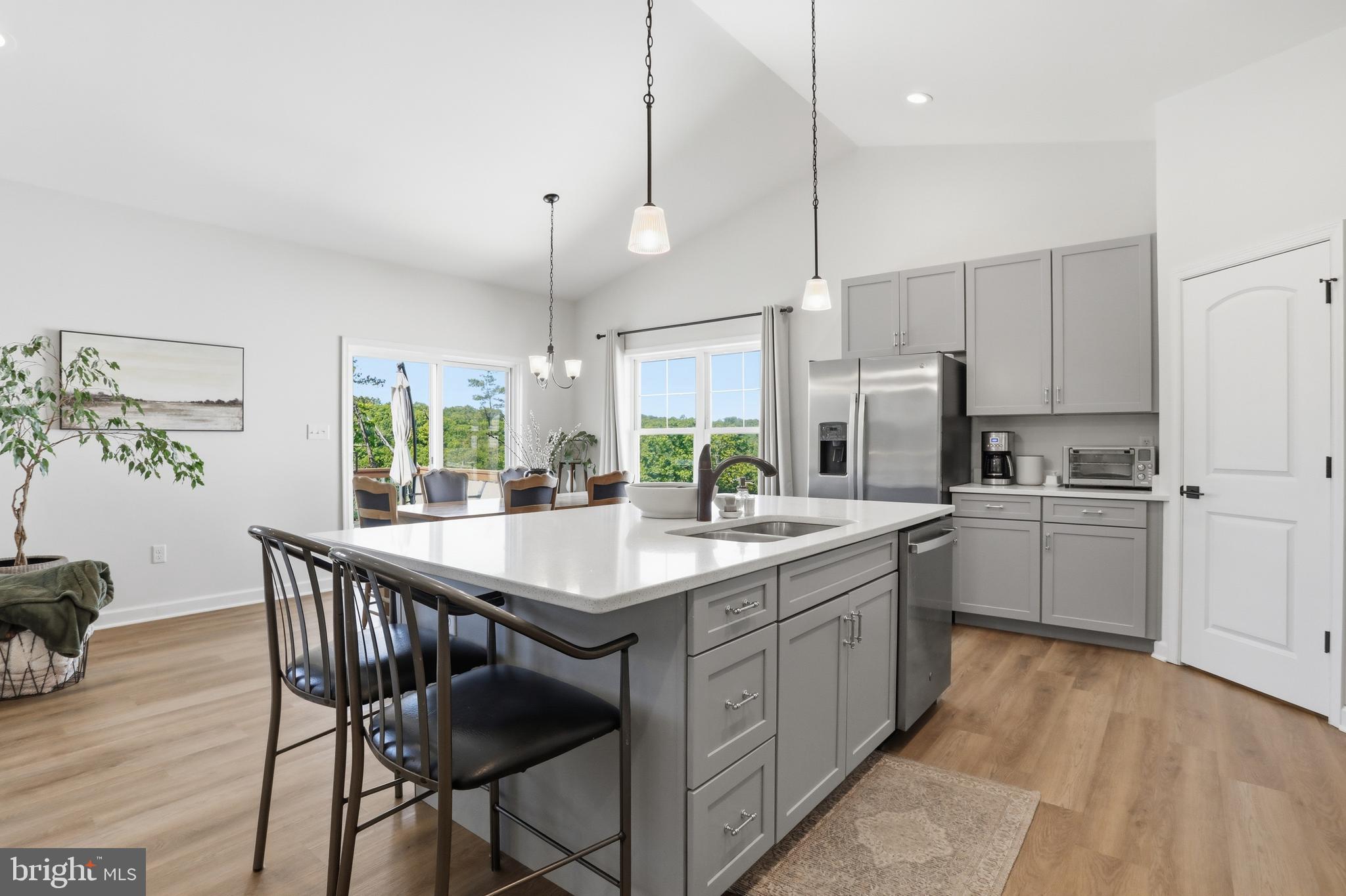 MIDDLE CREEK VISTAS - Residential
