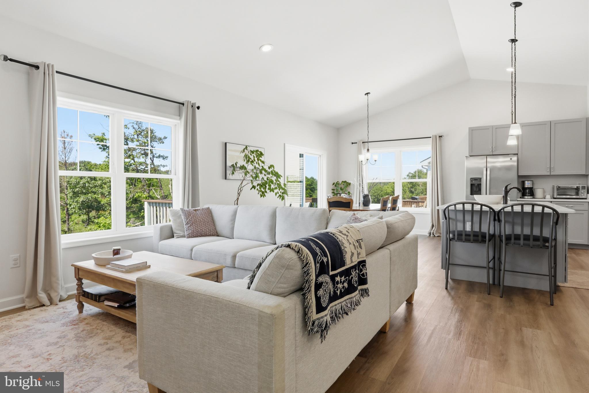 MIDDLE CREEK VISTAS - Residential