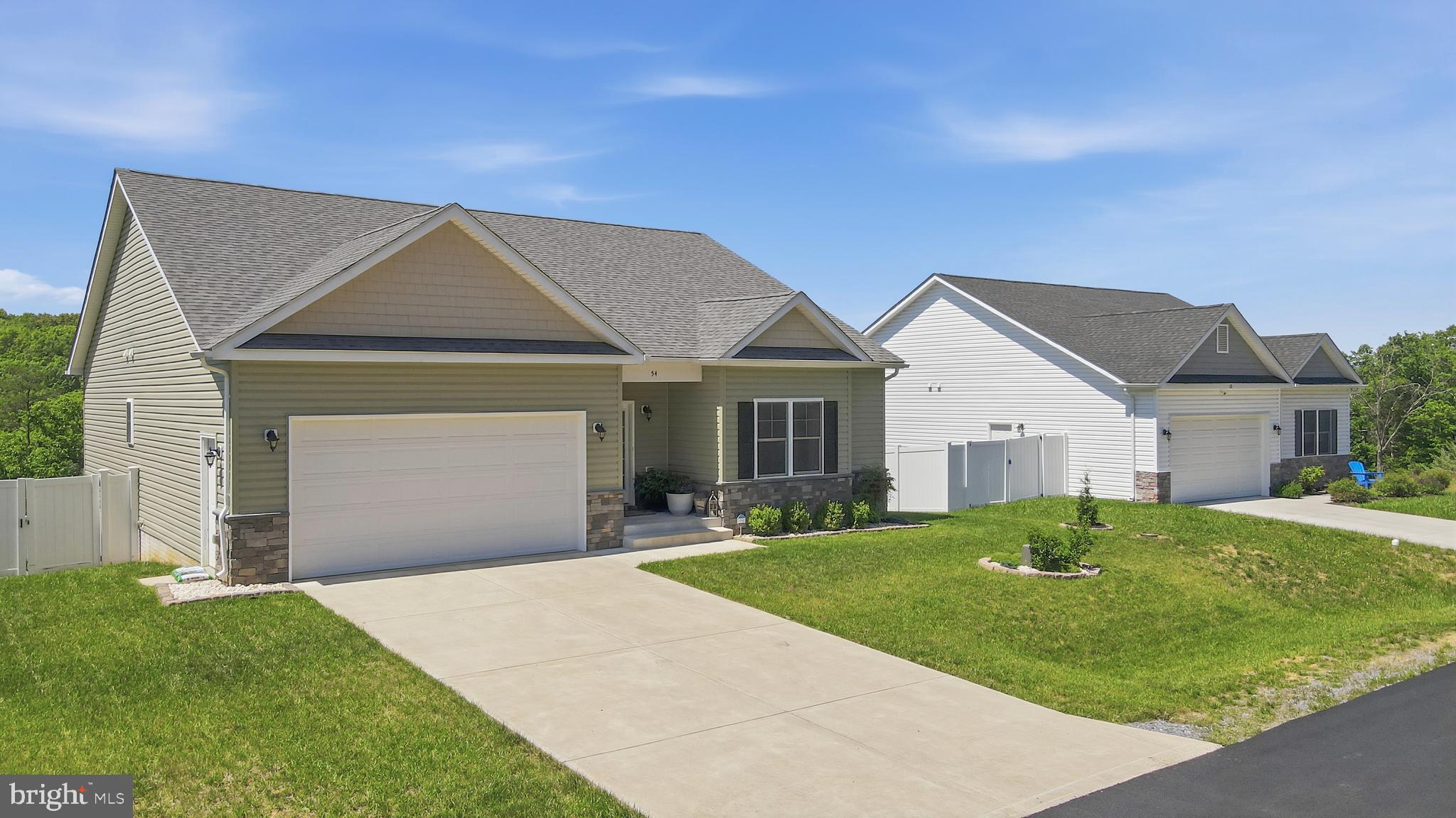MIDDLE CREEK VISTAS - Residential