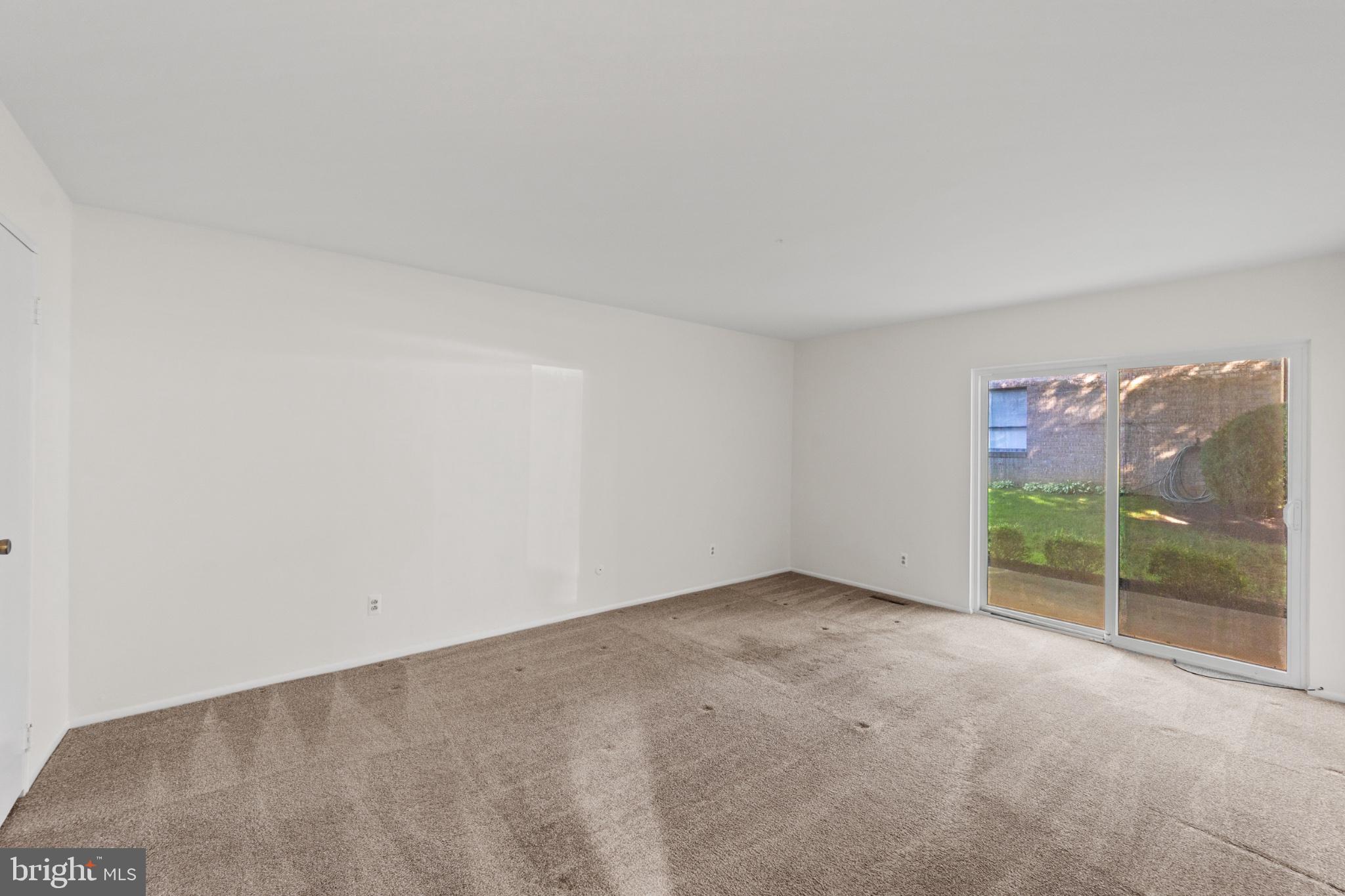 RAINTREE CONDOMINI - Residential
