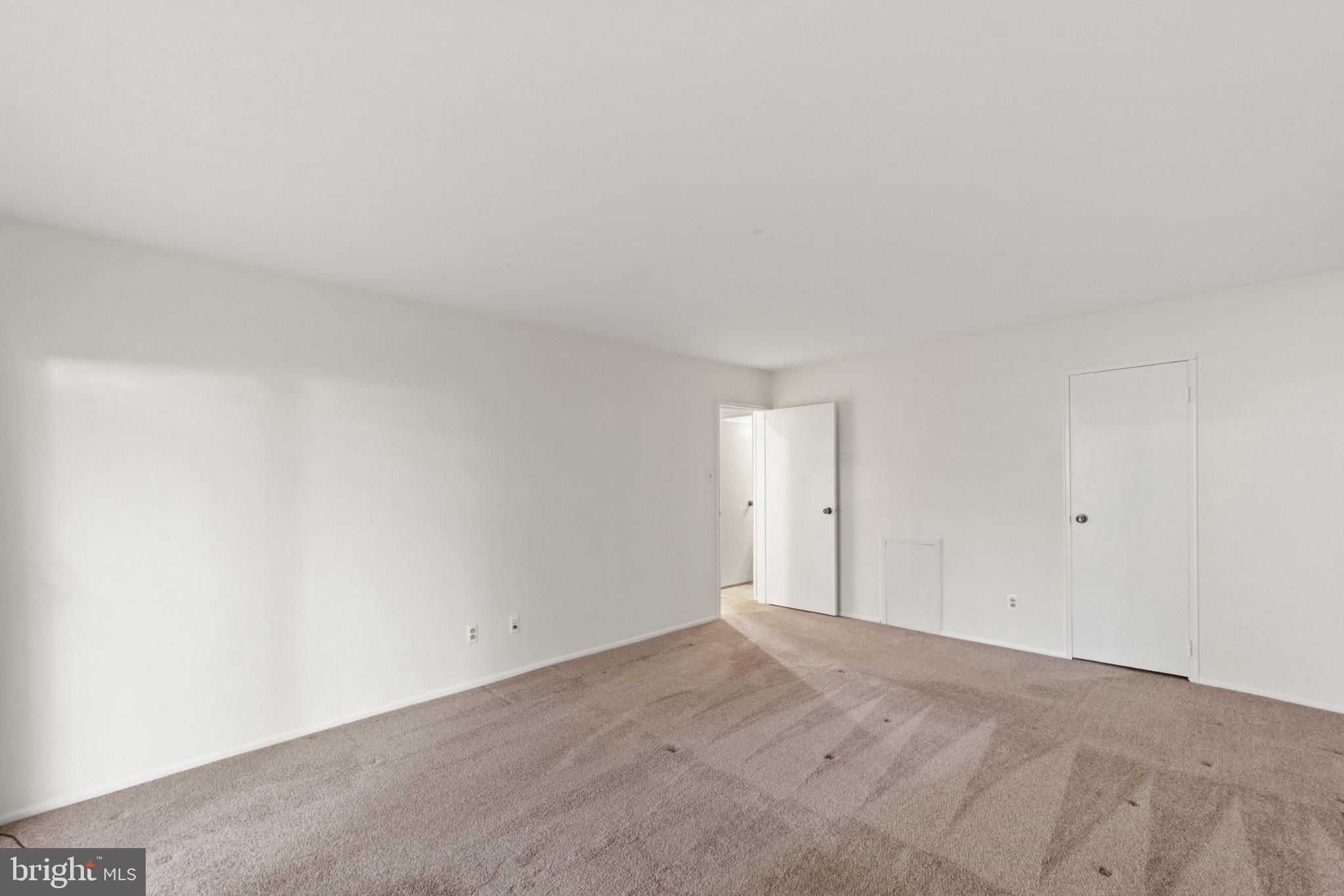 RAINTREE CONDOMINI - Residential