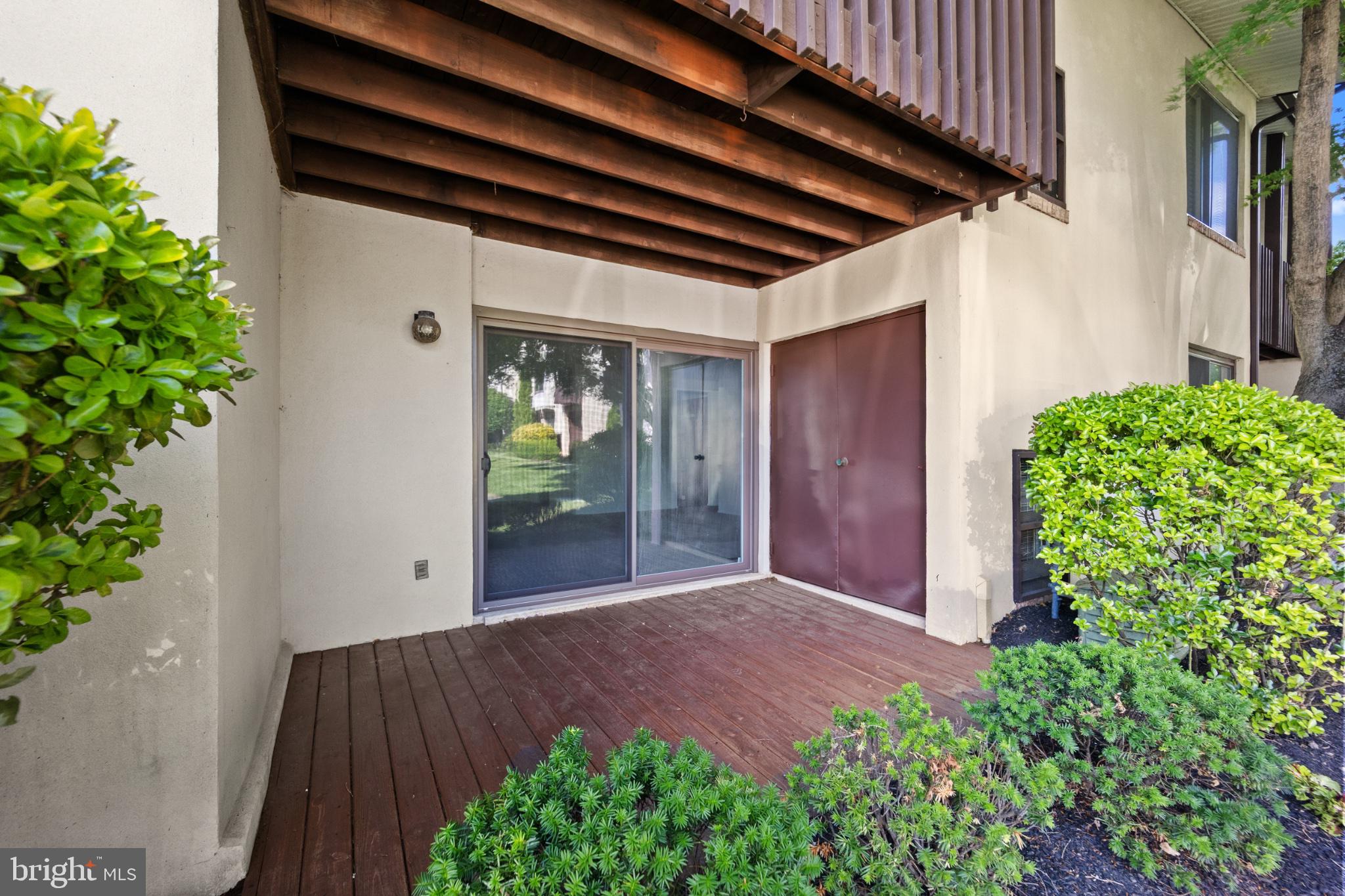 RAINTREE CONDOMINI - Residential