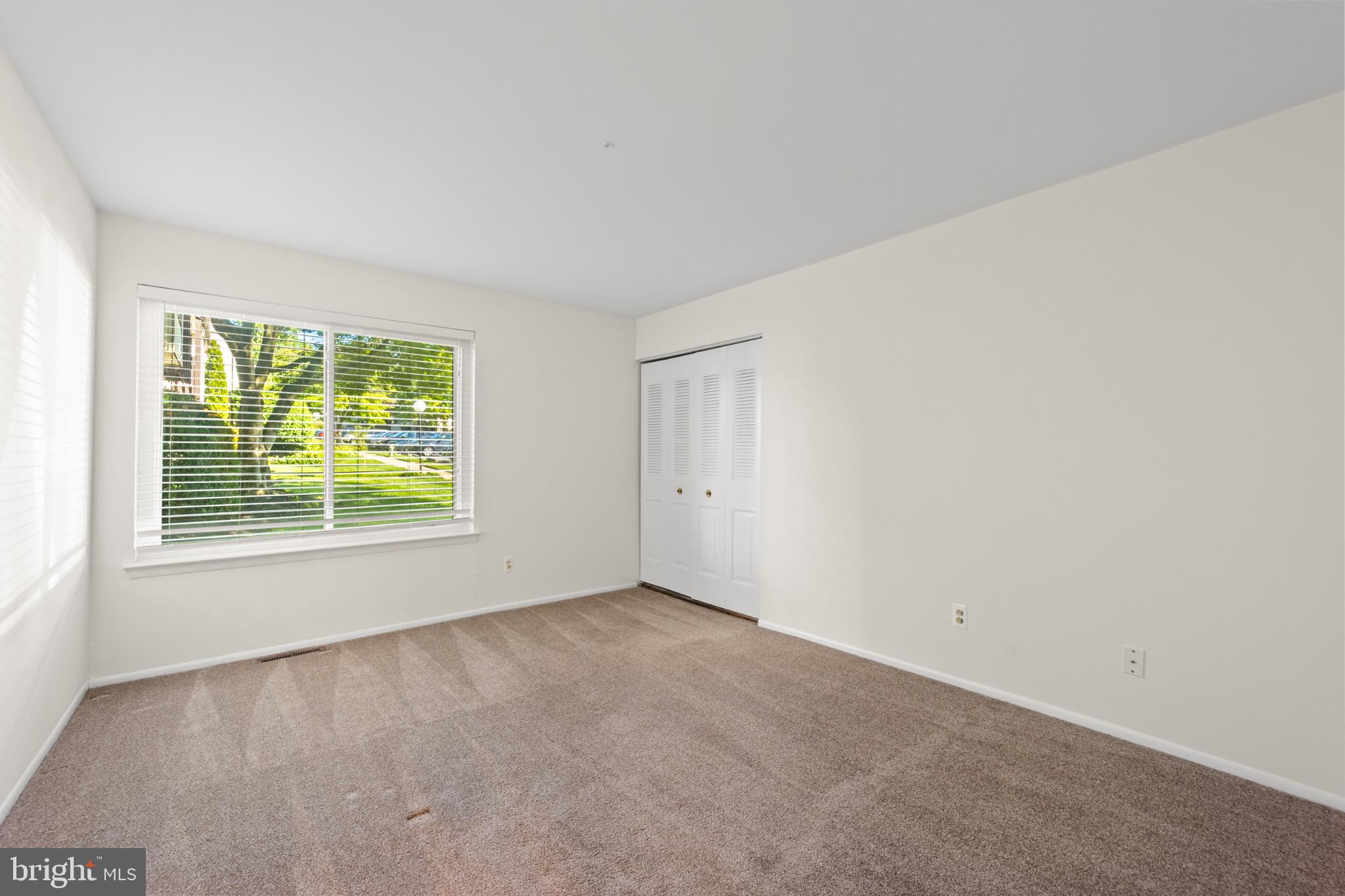 RAINTREE CONDOMINI - Residential