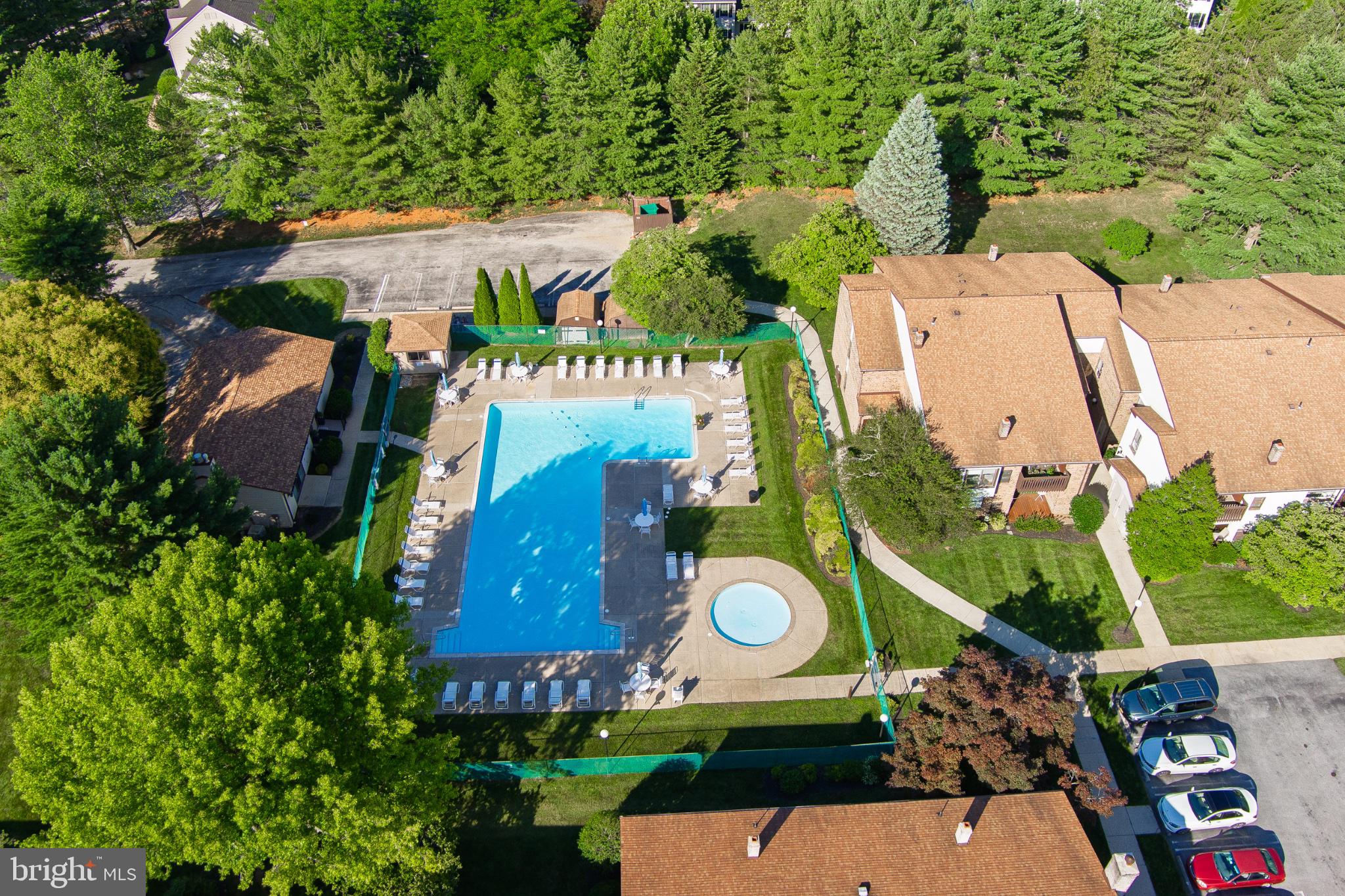RAINTREE CONDOMINI - Residential
