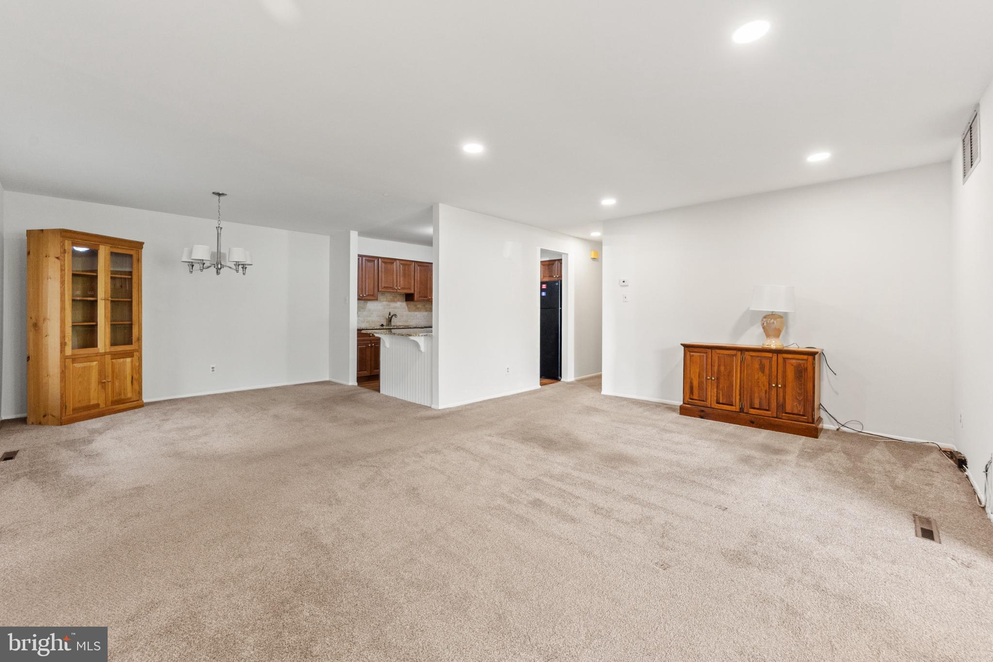 RAINTREE CONDOMINI - Residential