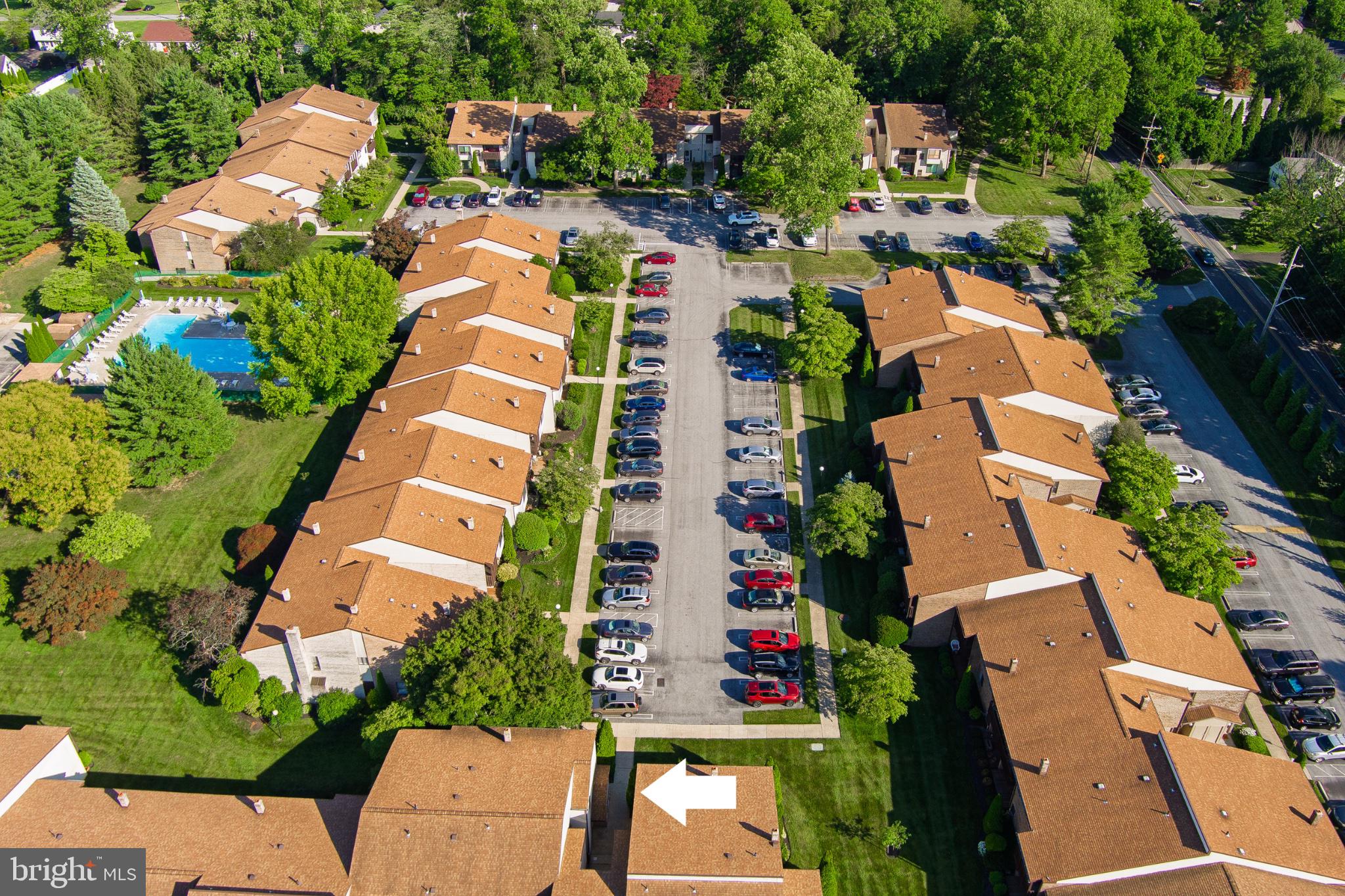 RAINTREE CONDOMINI - Residential