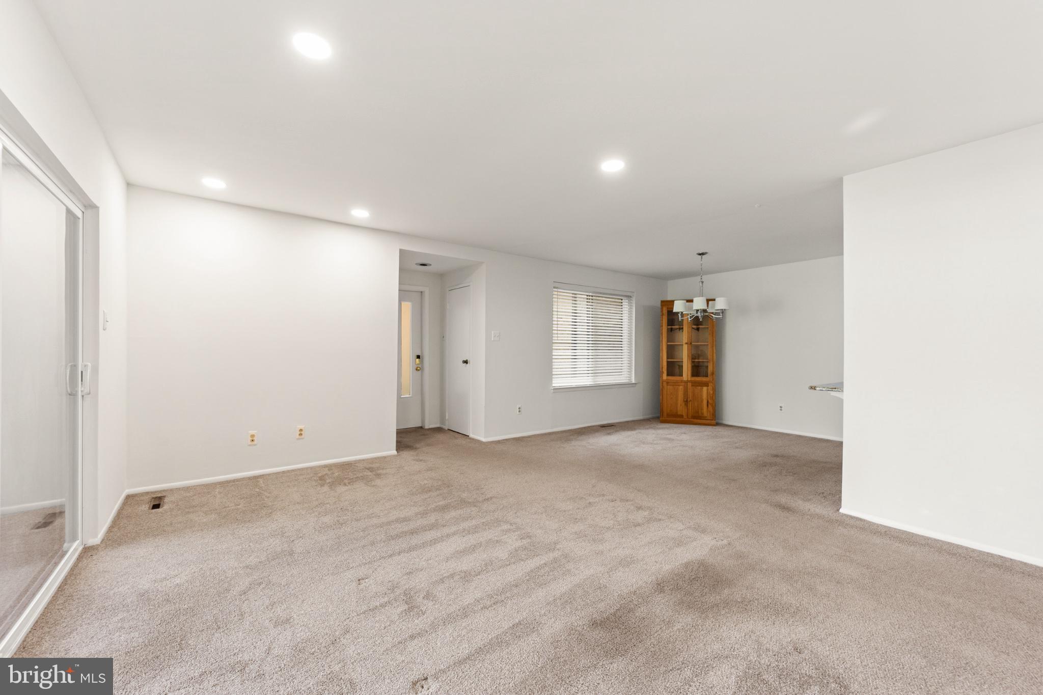 RAINTREE CONDOMINI - Residential