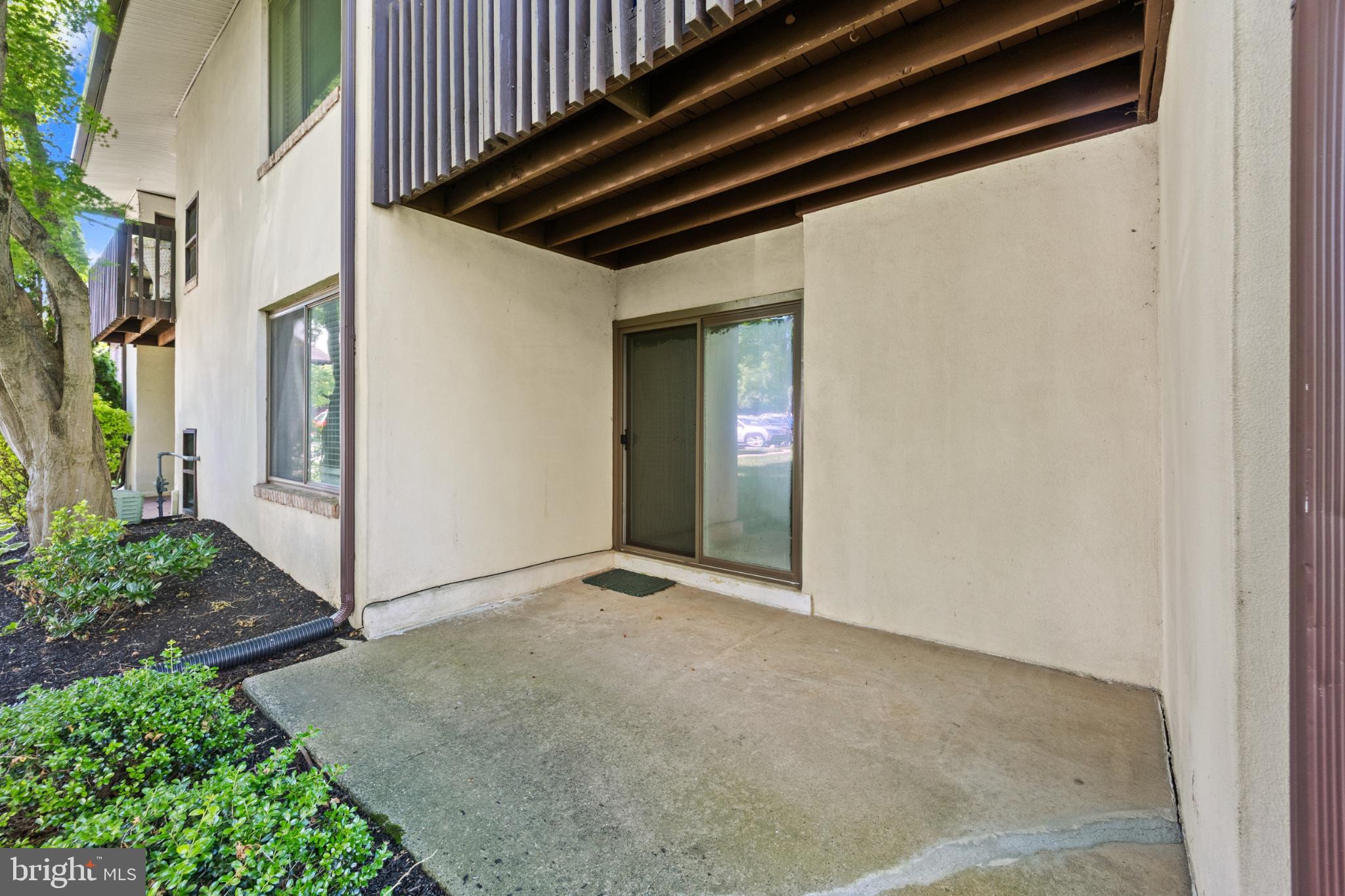 RAINTREE CONDOMINI - Residential
