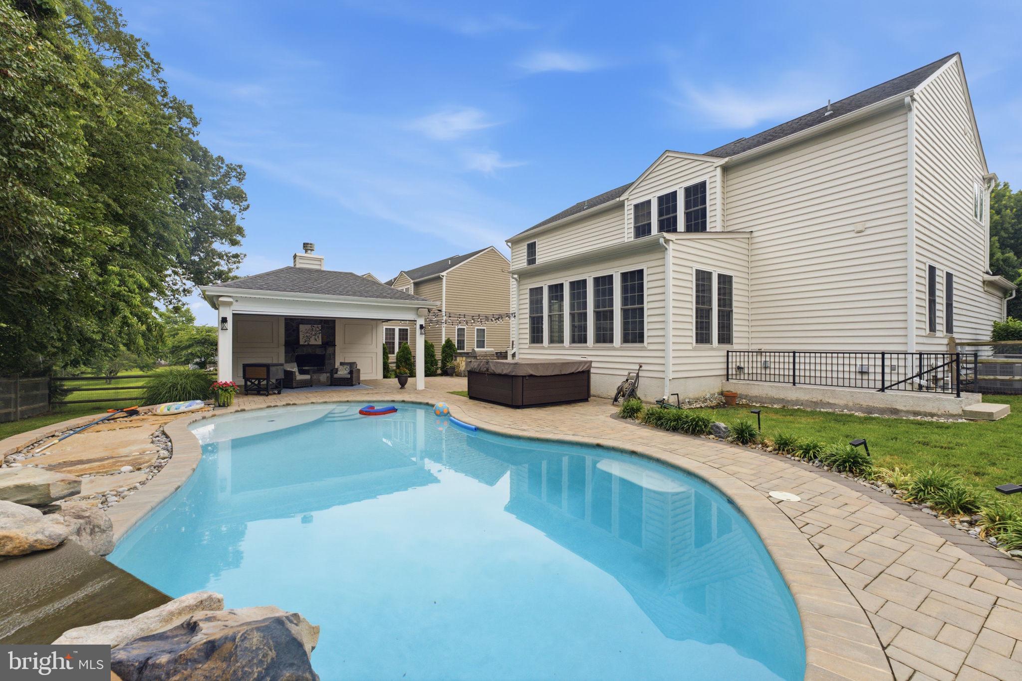 RIDINGS AT BLUE SPRINGS - Residential