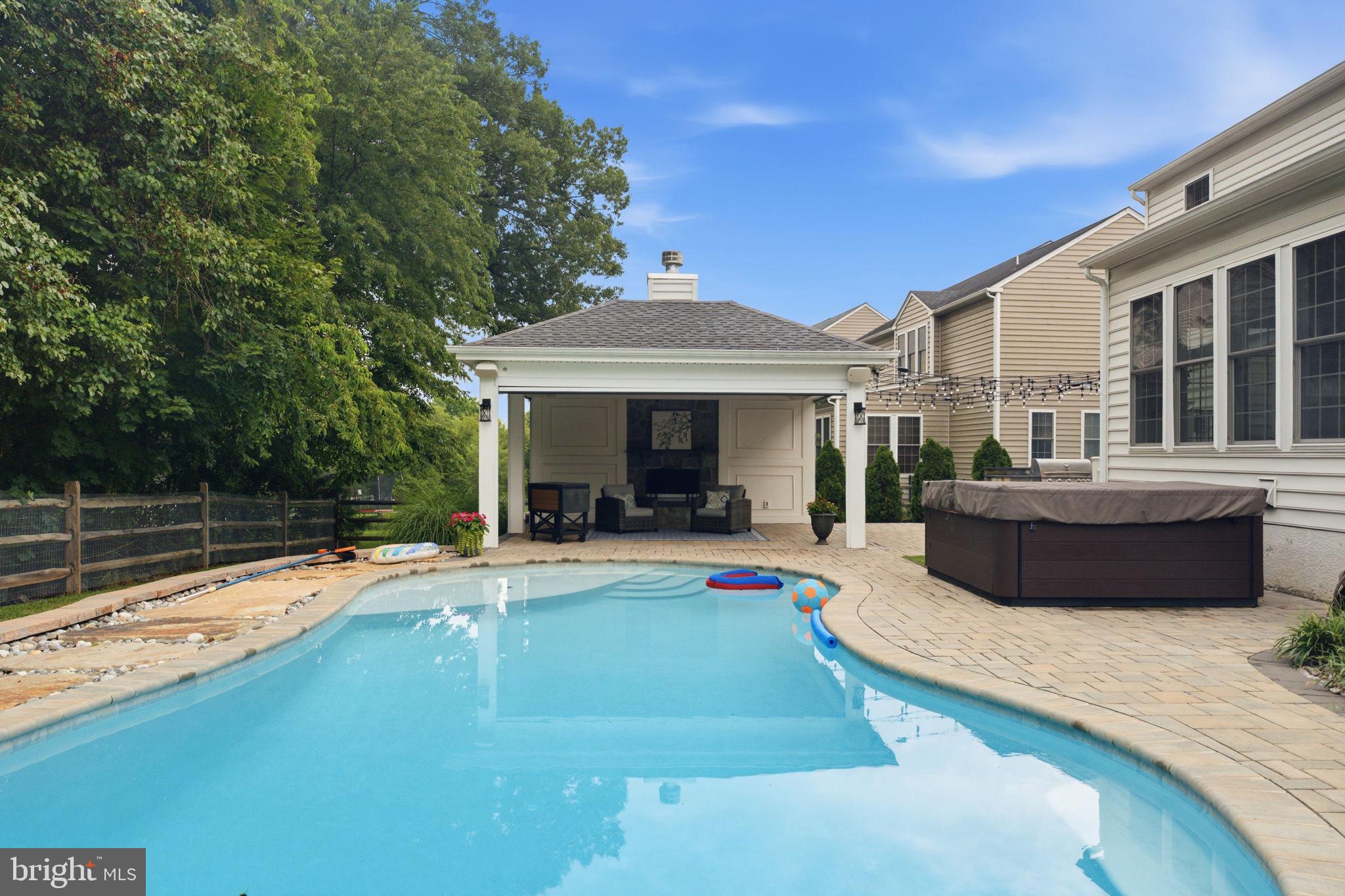 RIDINGS AT BLUE SPRINGS - Residential
