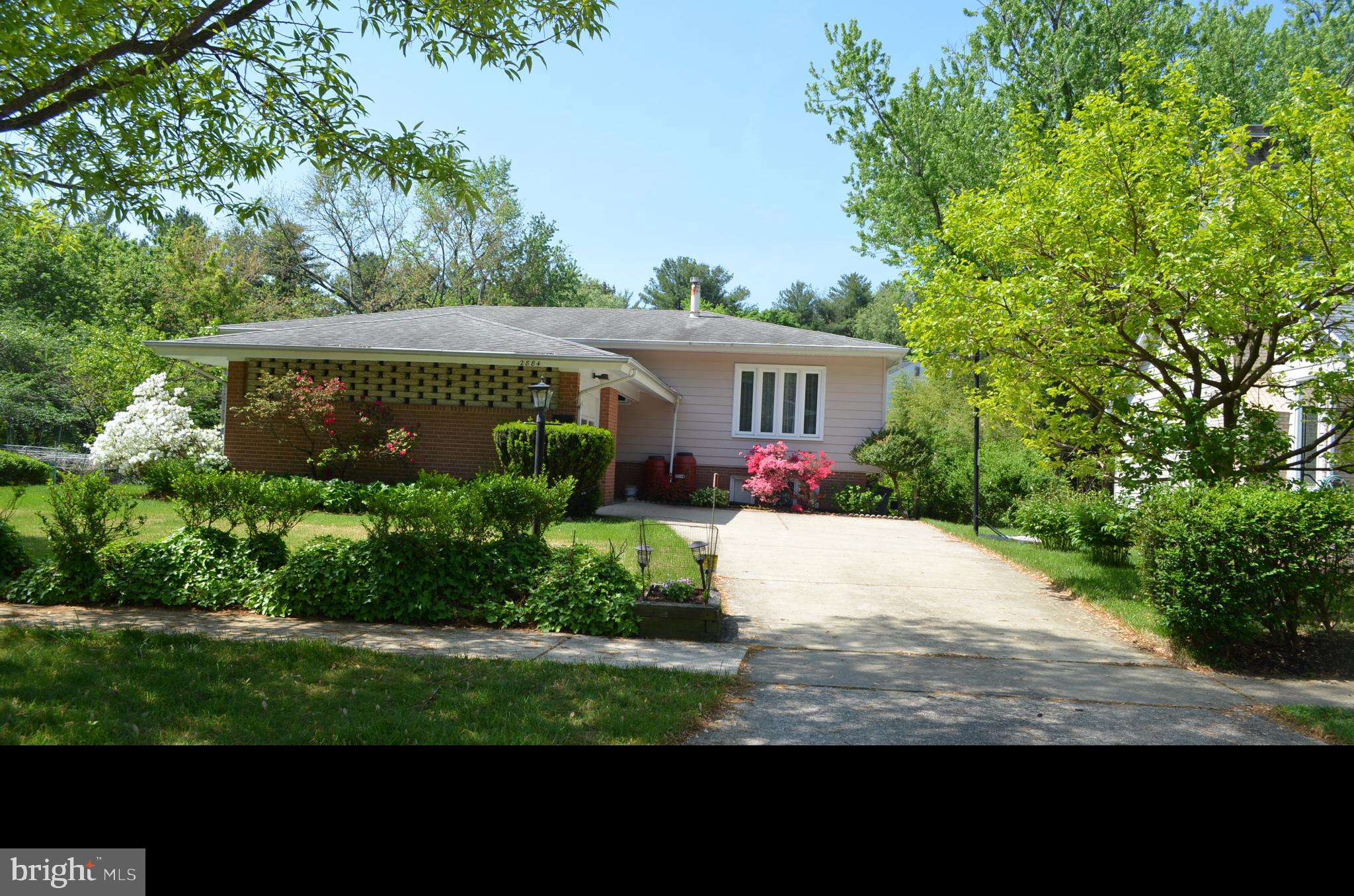 Beautifully maintained home in the sought-after Glenora Hills community of Rockville! This spacious home features 4 bedrooms, 3 full baths, hardwood floors, a finished basement, and one Car garage. Situated on a large .26-acre lot, the property offers a wonderful backyard perfect for relaxing or entertaining.  Close to parks, shopping, restaurants, and major commuter routes. A rare opportunity to own in one of Rockville’s most established neighborhoods!