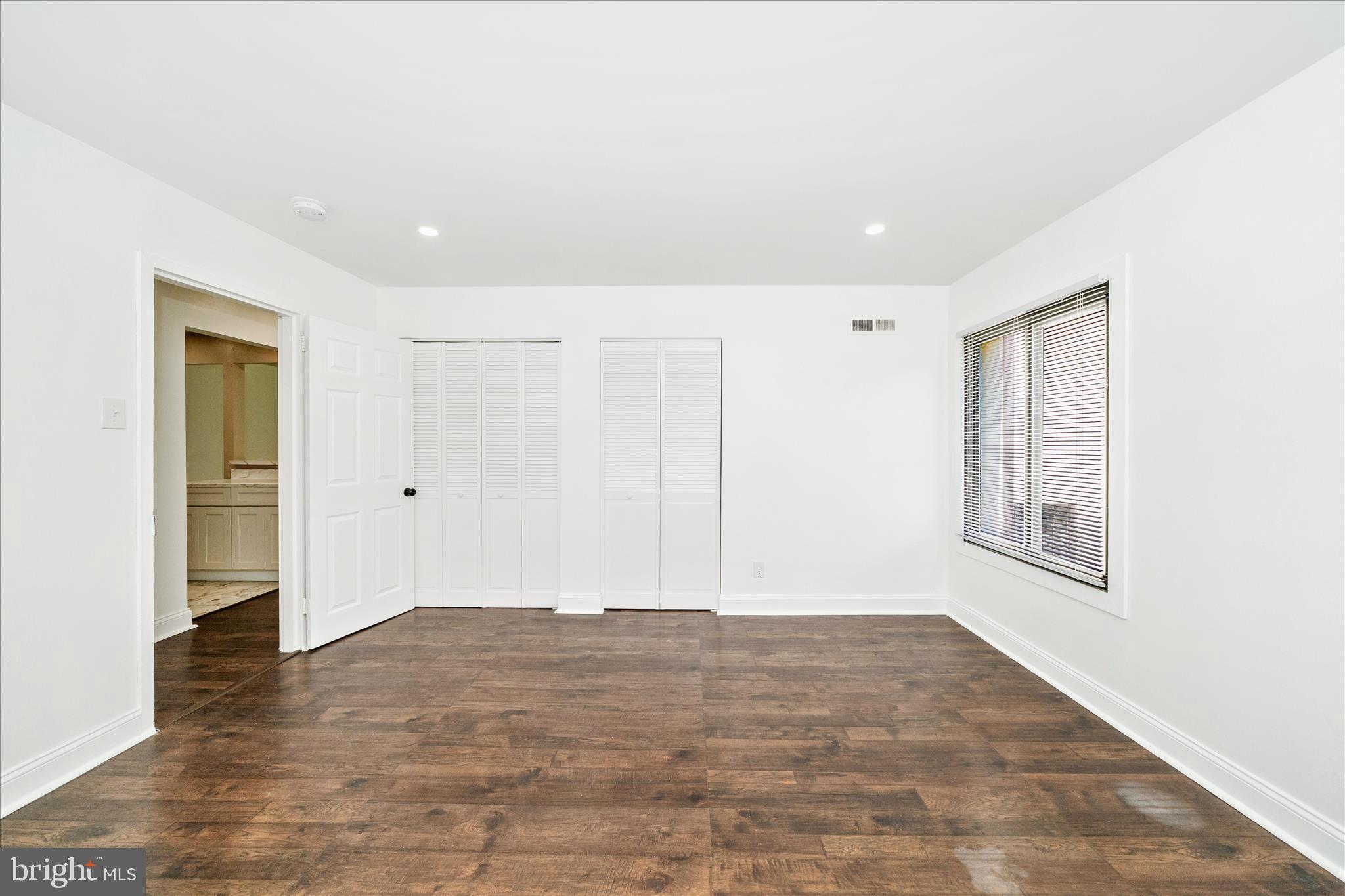 TREETOP CONDO - Residential