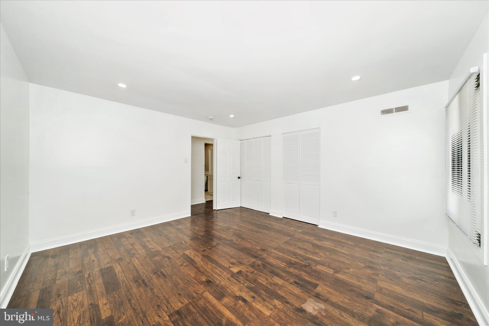 TREETOP CONDO - Residential
