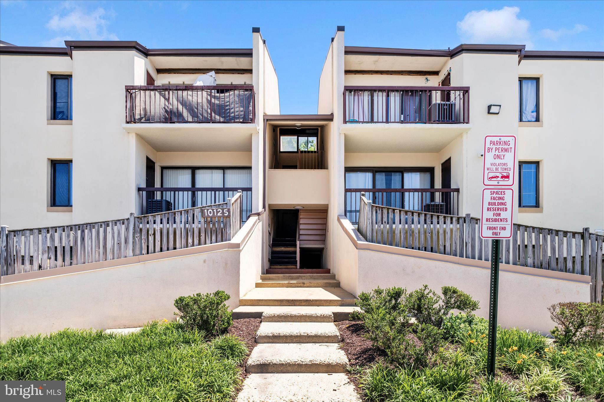 TREETOP CONDO - Residential