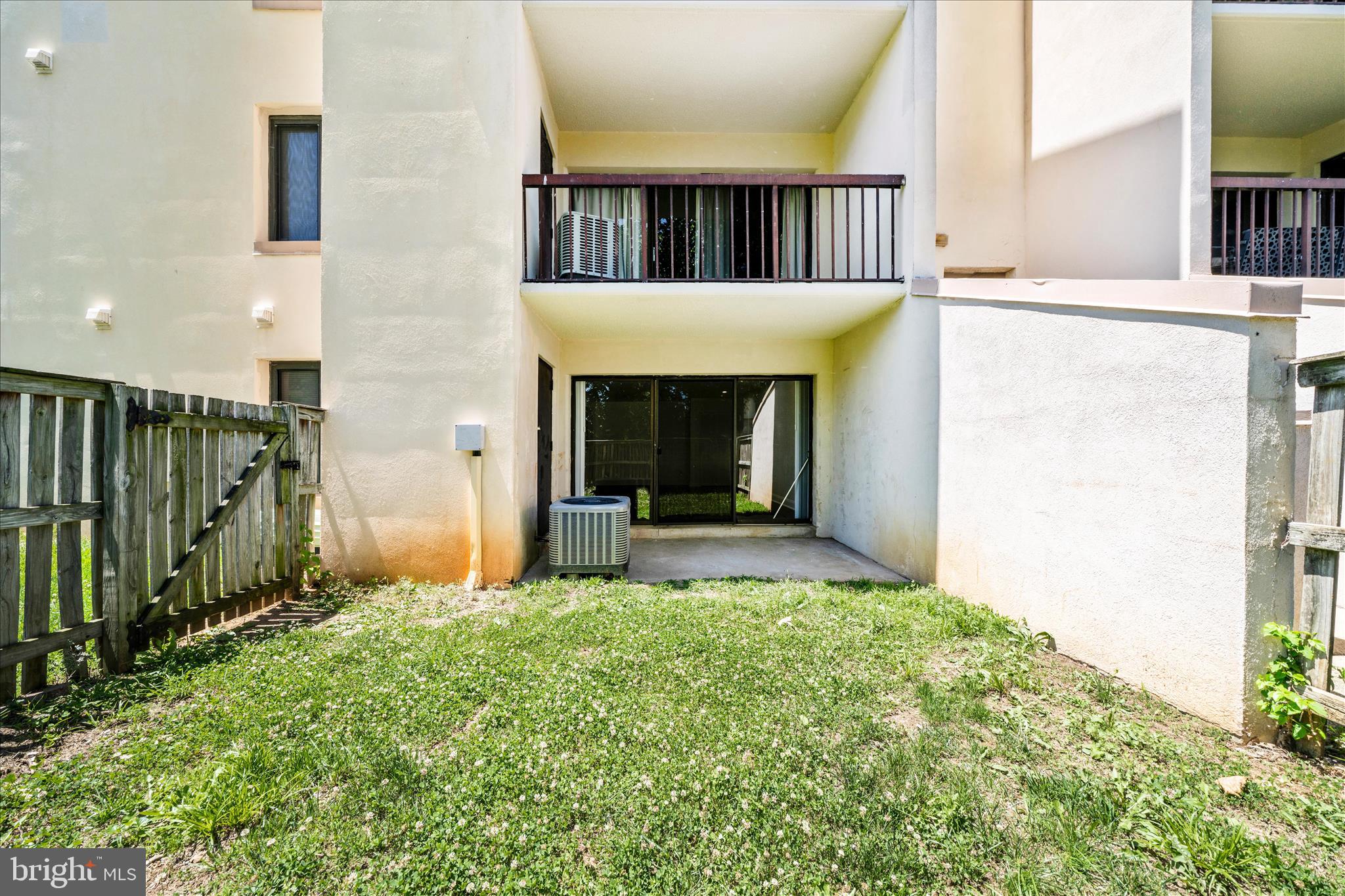 TREETOP CONDO - Residential