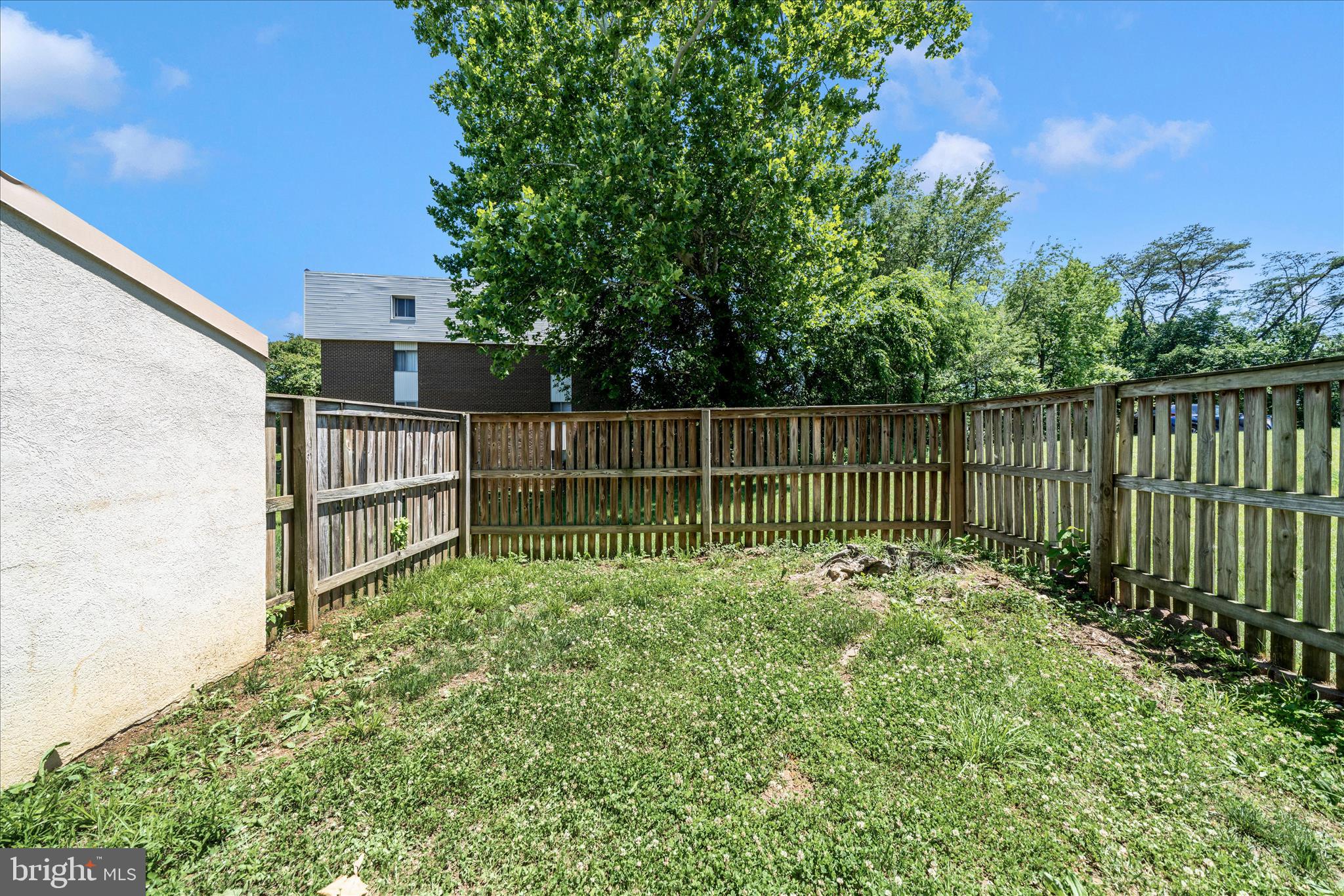 TREETOP CONDO - Residential