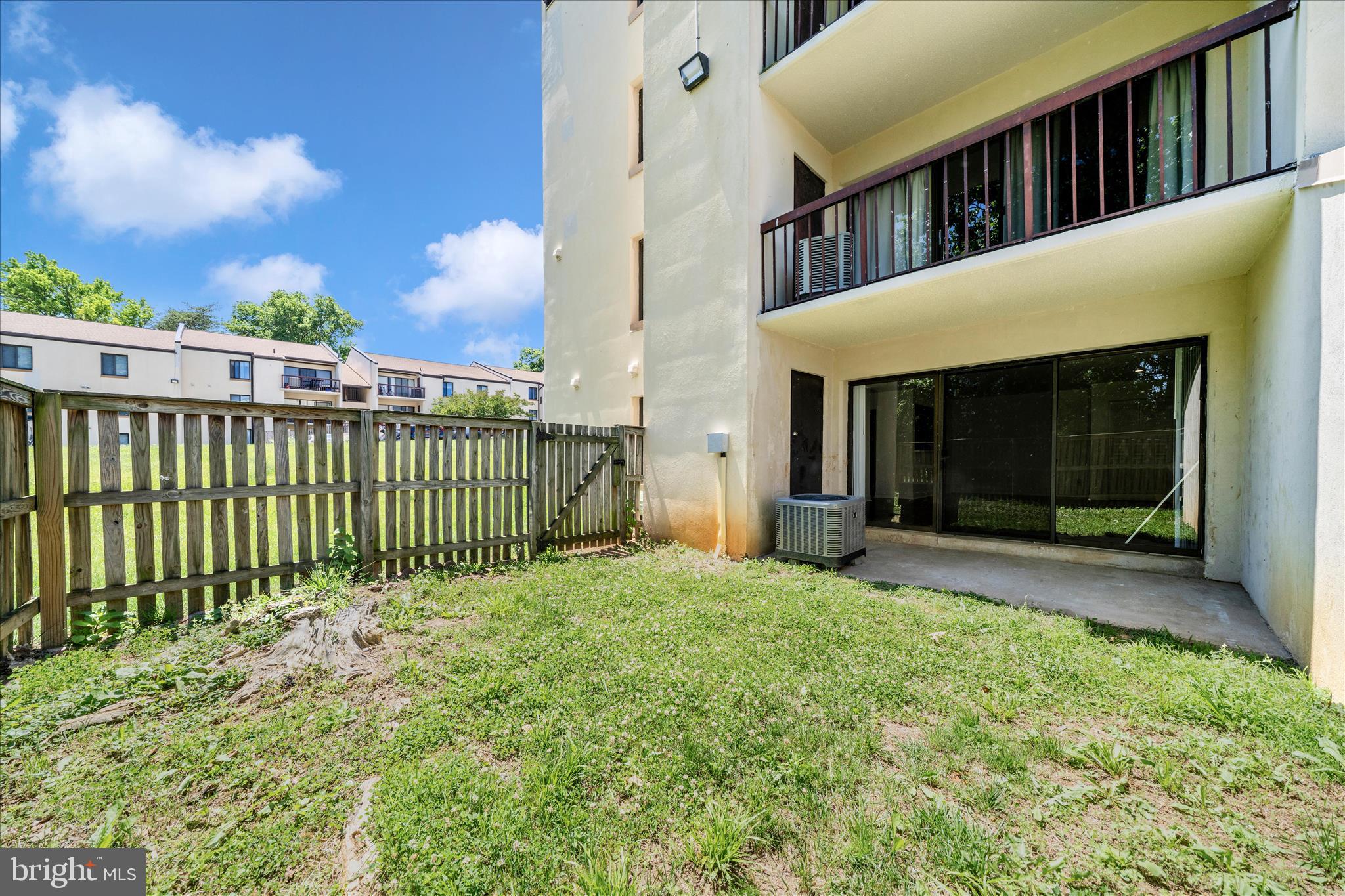 TREETOP CONDO - Residential