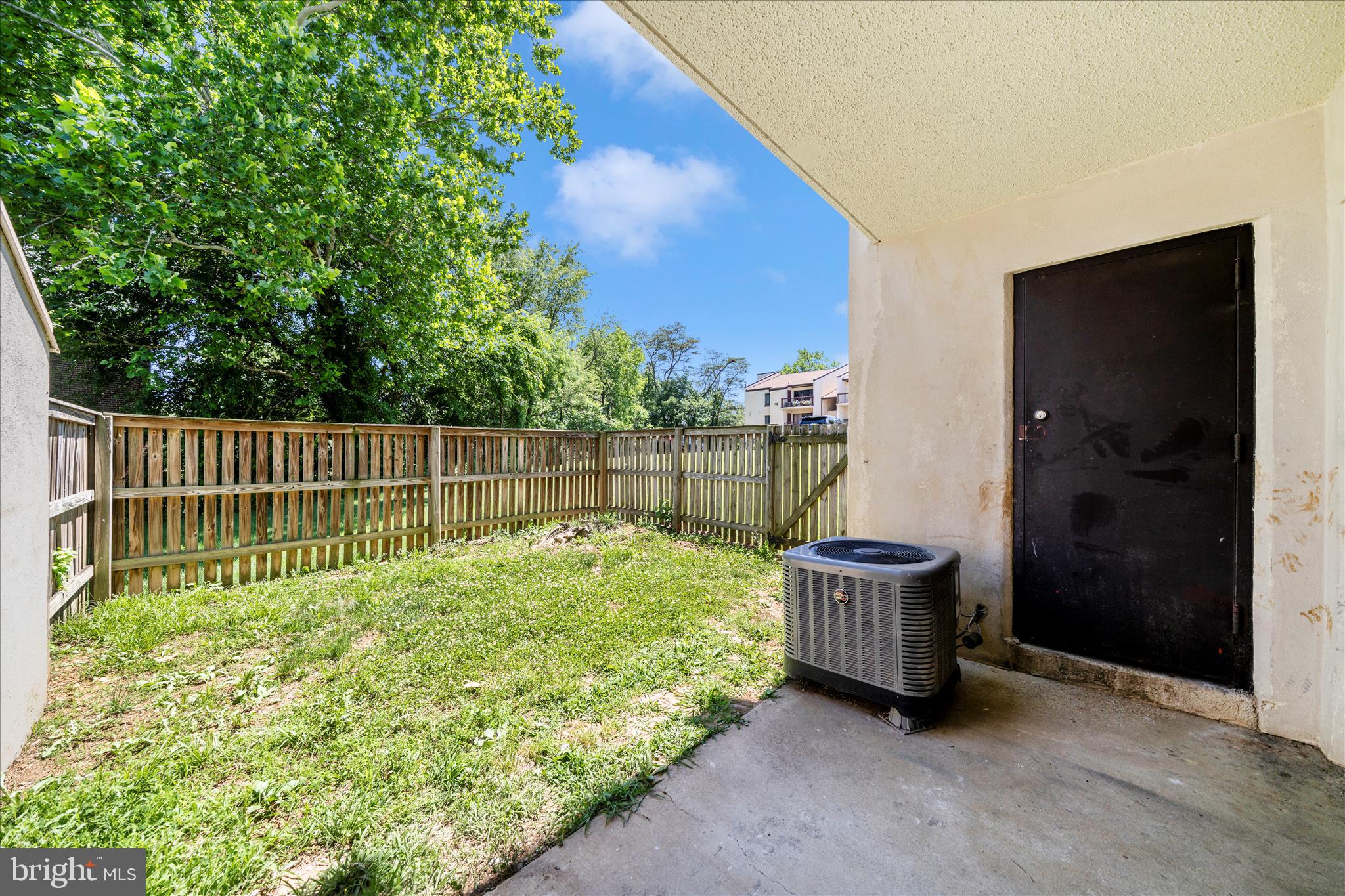 TREETOP CONDO - Residential