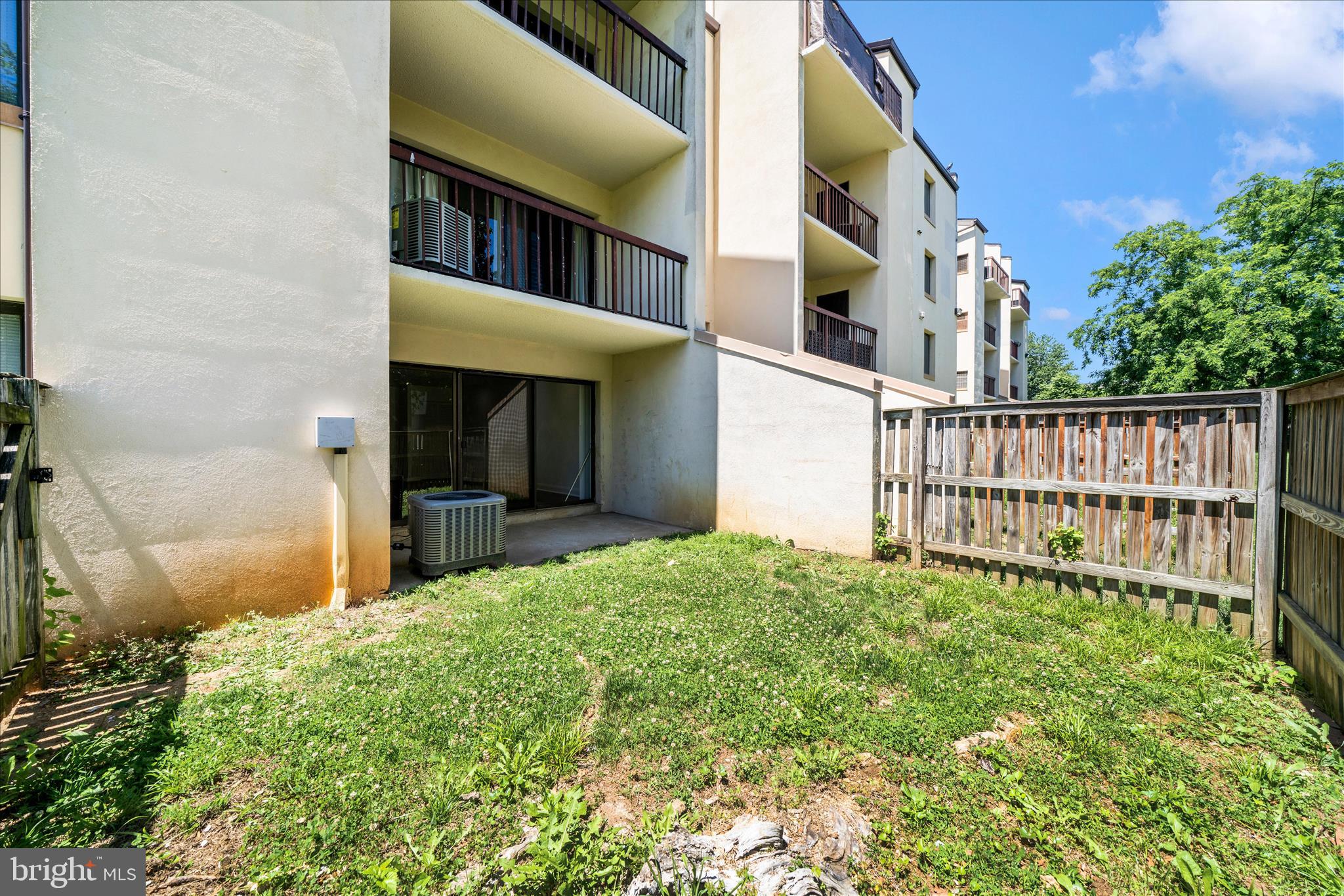 TREETOP CONDO - Residential