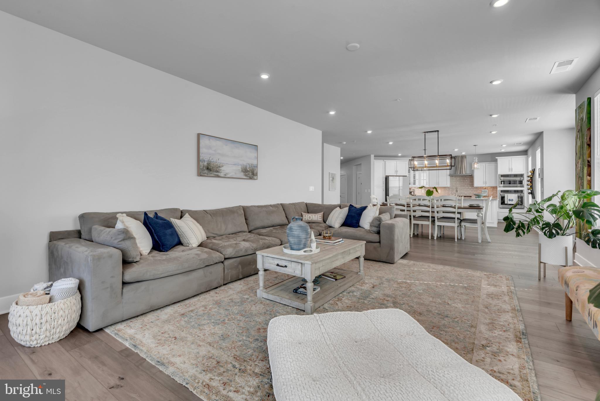 FOUR SEASONS AT KENT ISLAND - Residential
