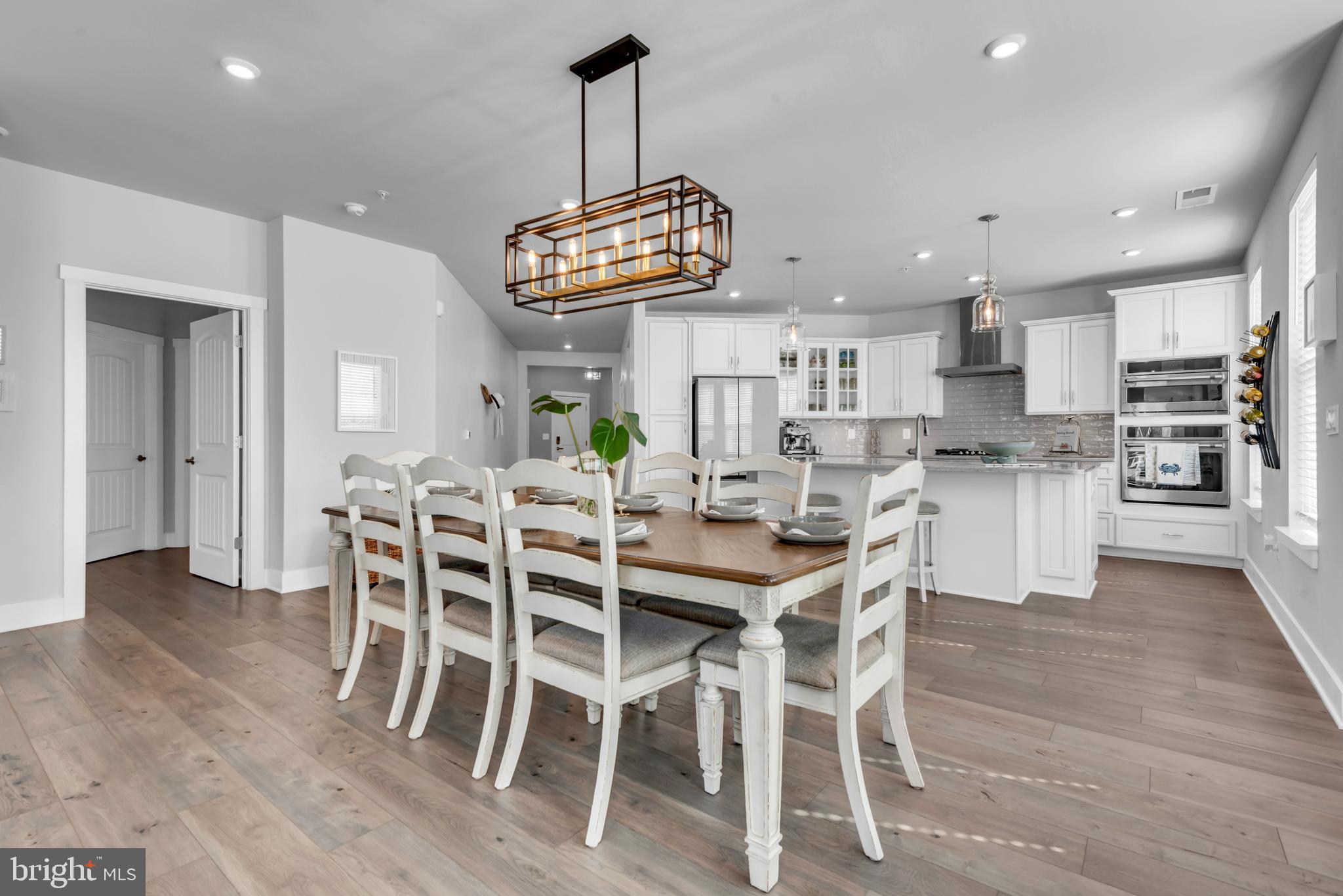 FOUR SEASONS AT KENT ISLAND - Residential