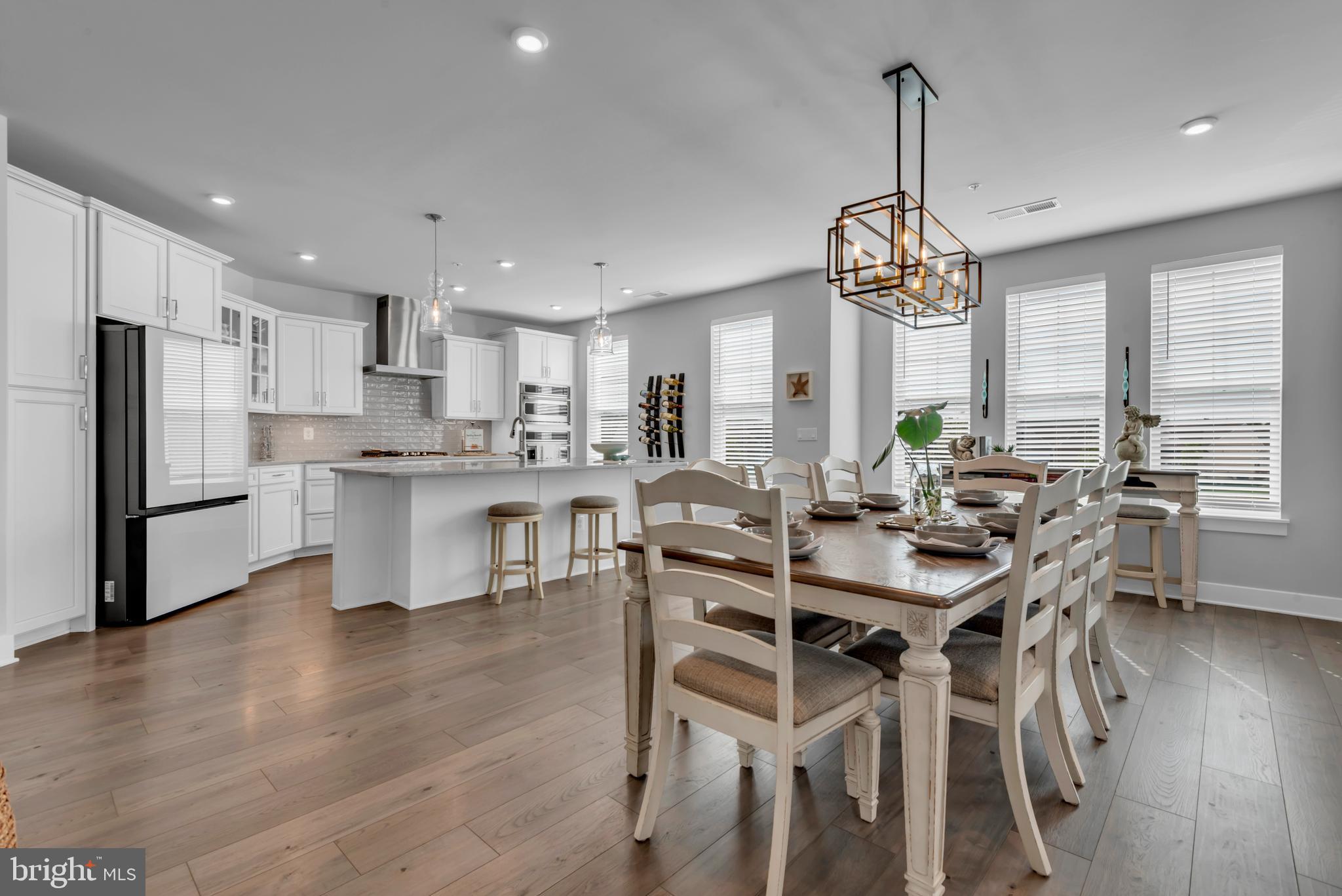 FOUR SEASONS AT KENT ISLAND - Residential