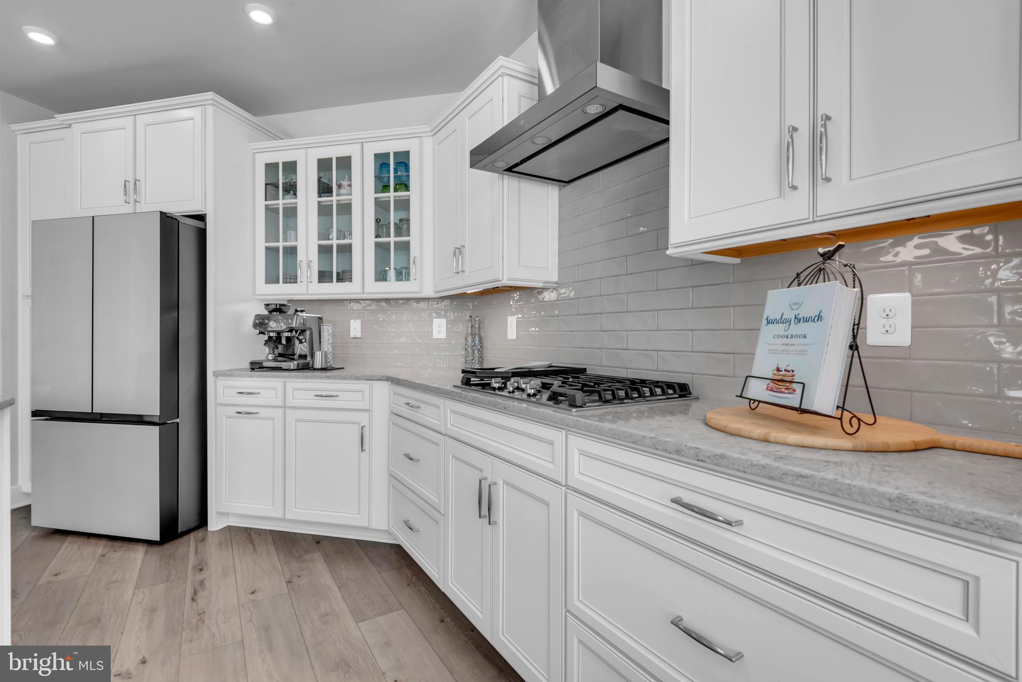 FOUR SEASONS AT KENT ISLAND - Residential
